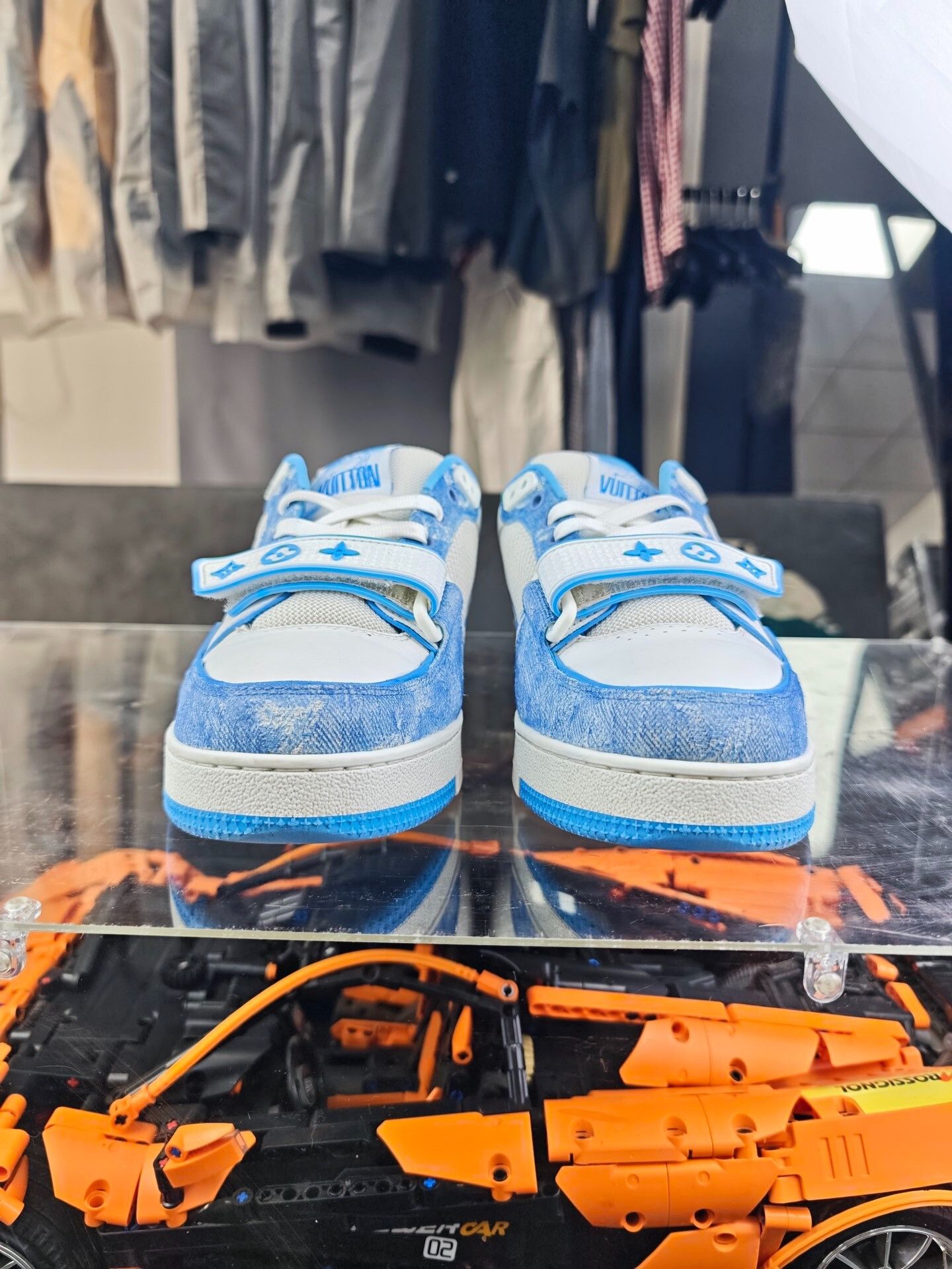 Louis Vuitton Louis Vuitton Training Blue Lowtop Sneakers 7.5 Men Size US 7.5 / EU 40-41 - 2 Thumbnail