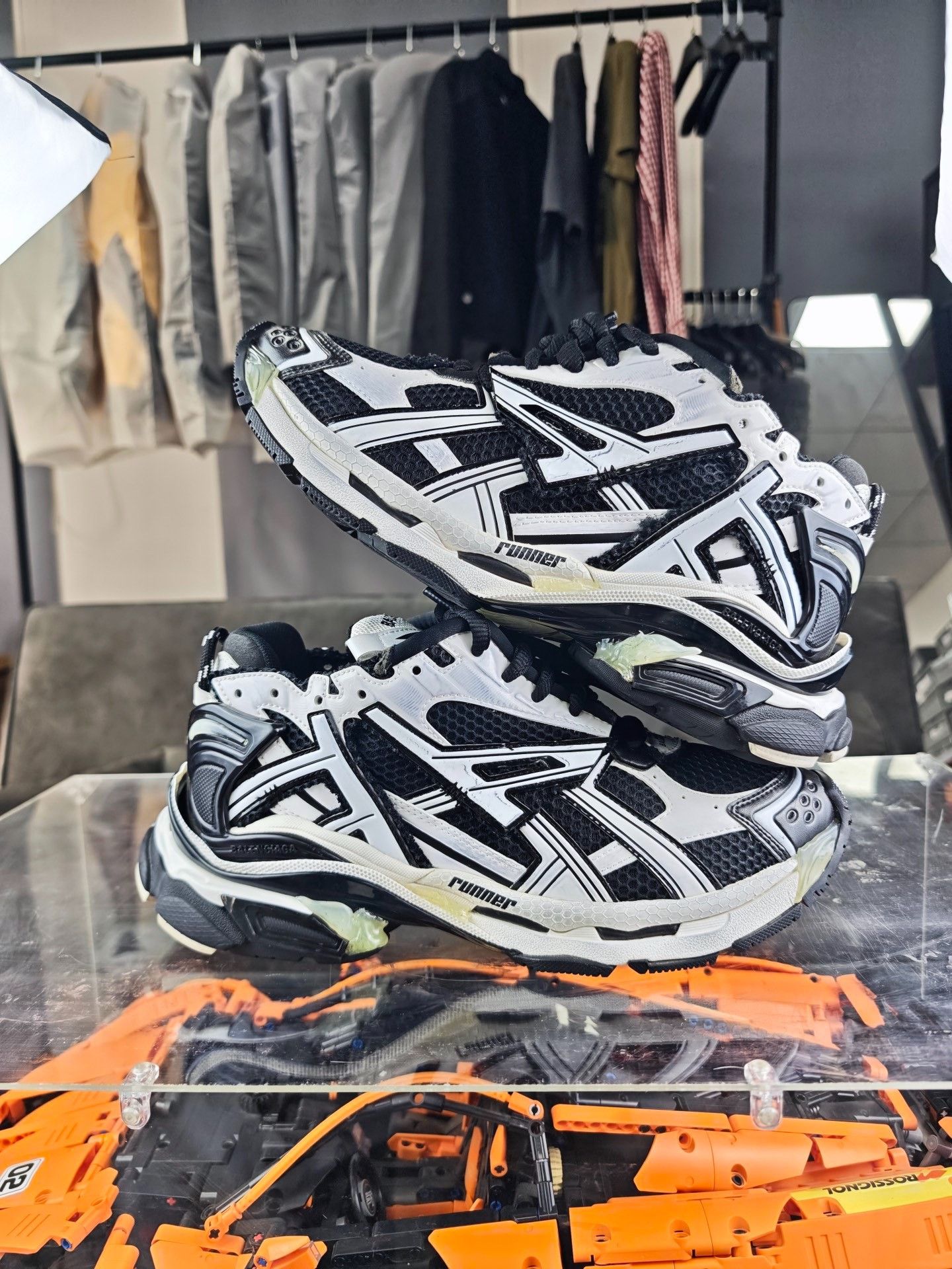Balenciaga Balenciaga Running Black Lowtop Sneakers 9 Men Size US 9 / EU 42 - 5 Thumbnail
