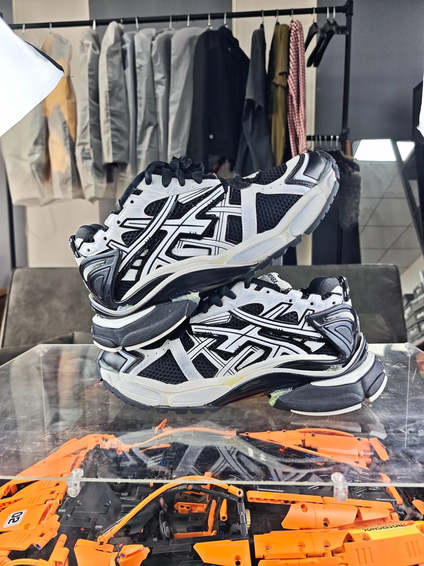Balenciaga Balenciaga Running Black Lowtop Sneakers 9 Men Size US 9 / EU 42 - 6 Thumbnail