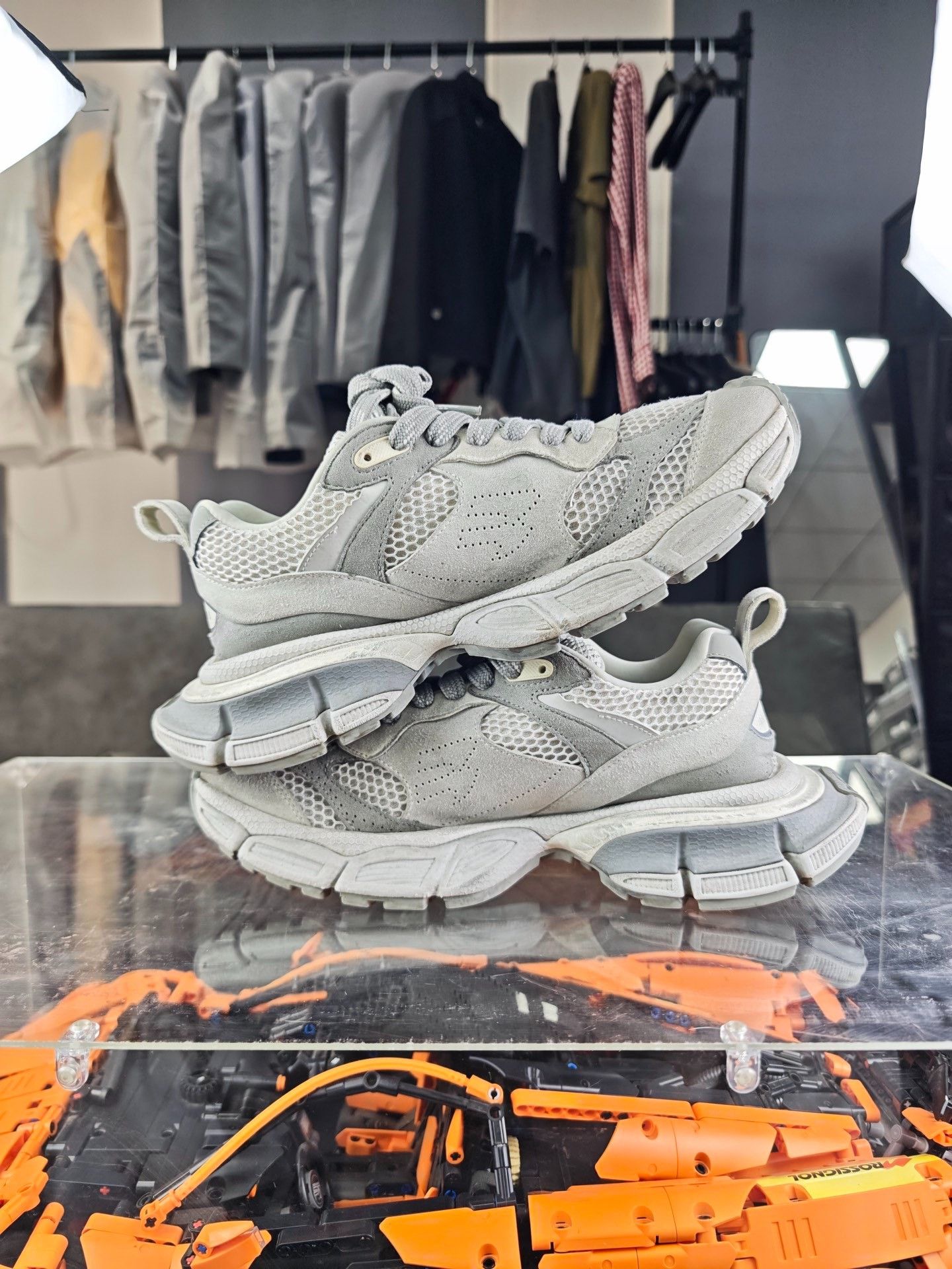 Balenciaga Balenciaga Suede Gray Lowtop Sneakers 7.5 Men Size US 7.5 / EU 40-41 - 6 Thumbnail