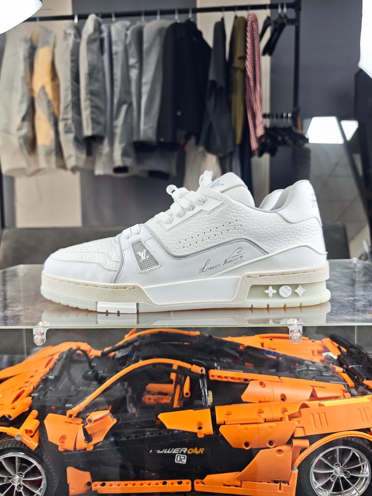 Louis Vuitton Louis Vuitton Training White Lowtop Sneakers 9 Men Size US 9 / EU 42 - 7 Thumbnail