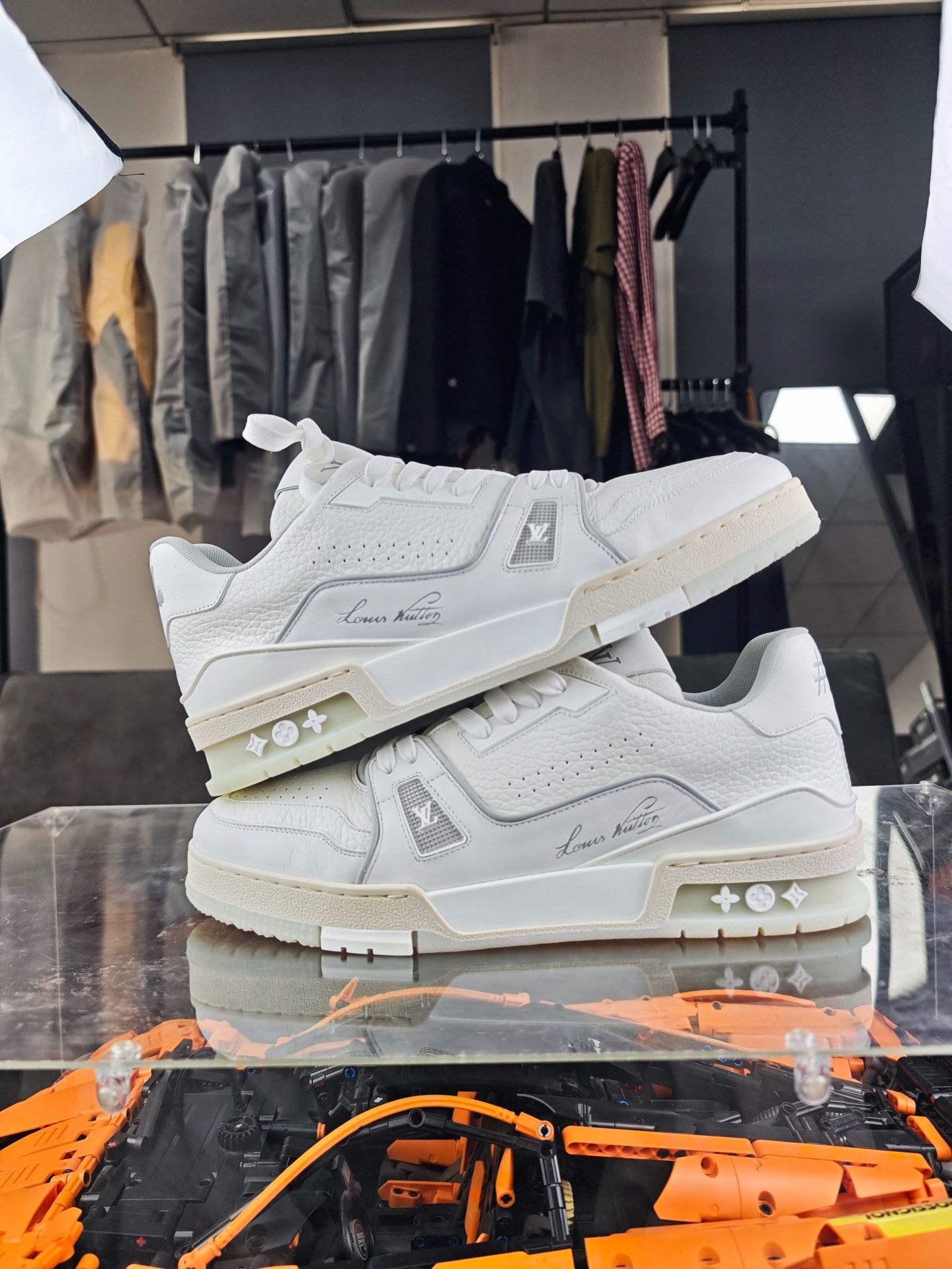 Louis Vuitton Louis Vuitton Training White Lowtop Sneakers 9 Men Size US 9 / EU 42 - 5 Thumbnail