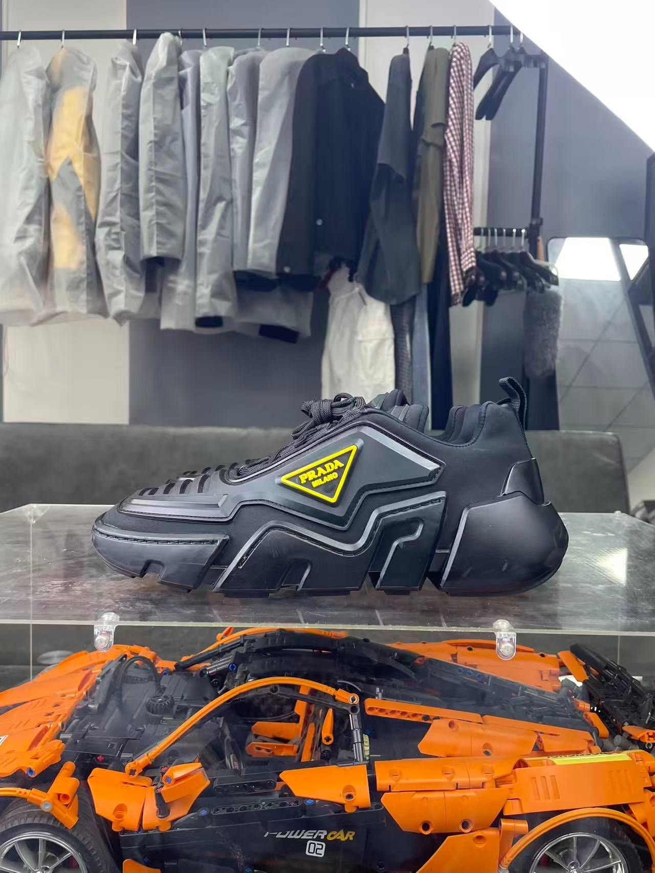 Prada Prada Techwear Yellow Lowtop Sneakers 8 Men Size US 8 / EU 41 - 7 Thumbnail