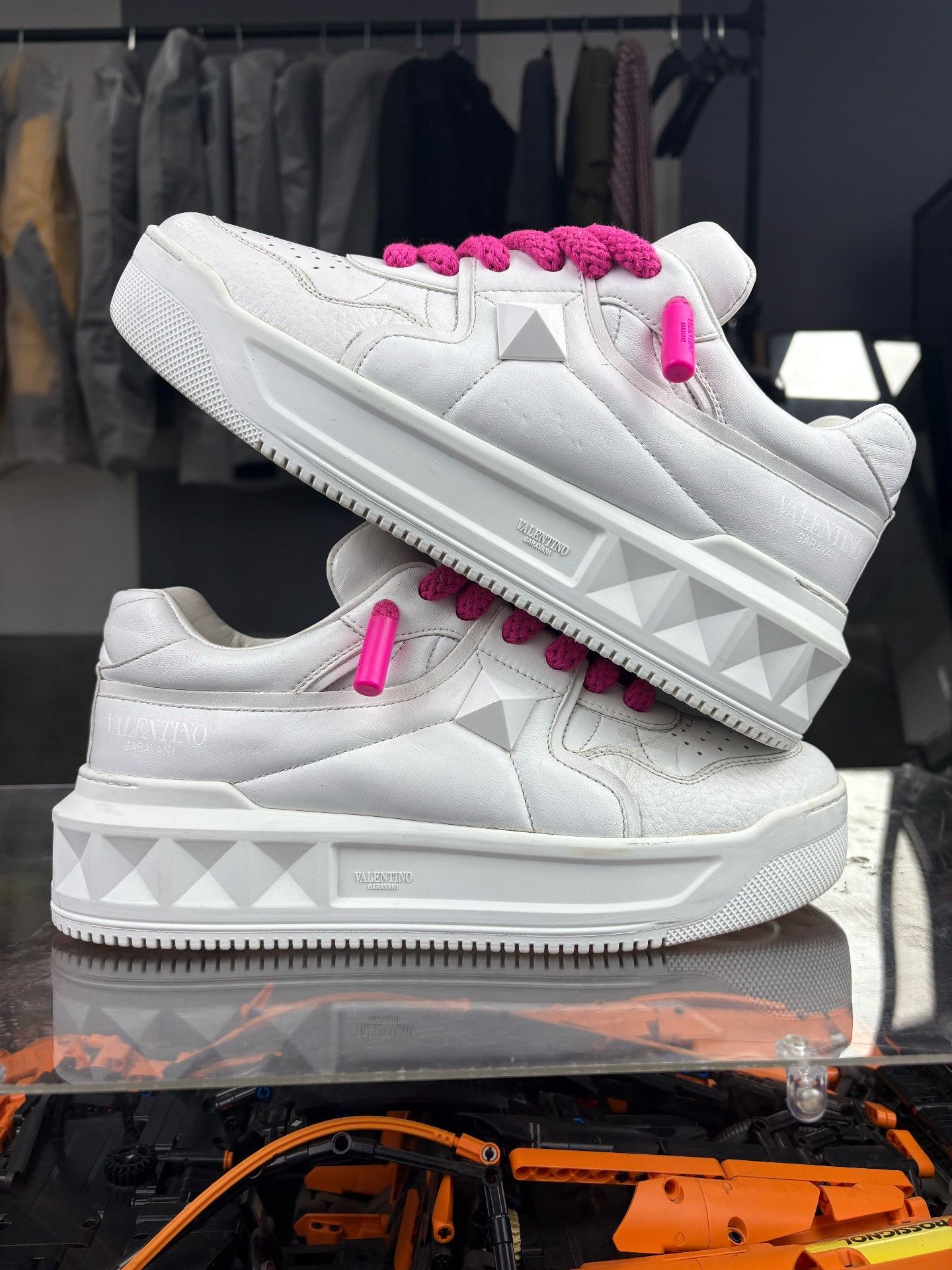 Valentino Valentino Lowtop Sneakers 9 Men Size US 9 / EU 42 - 6 Thumbnail