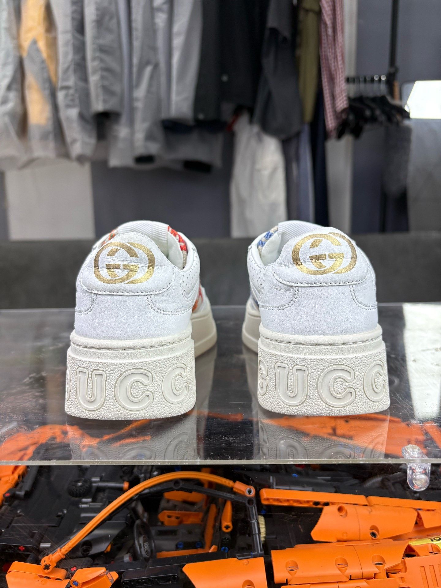 Gucci Gucci Limited Embroidered Lowtop Sneakers us_6 Women Size US 6 / IT 36 - 3 Thumbnail