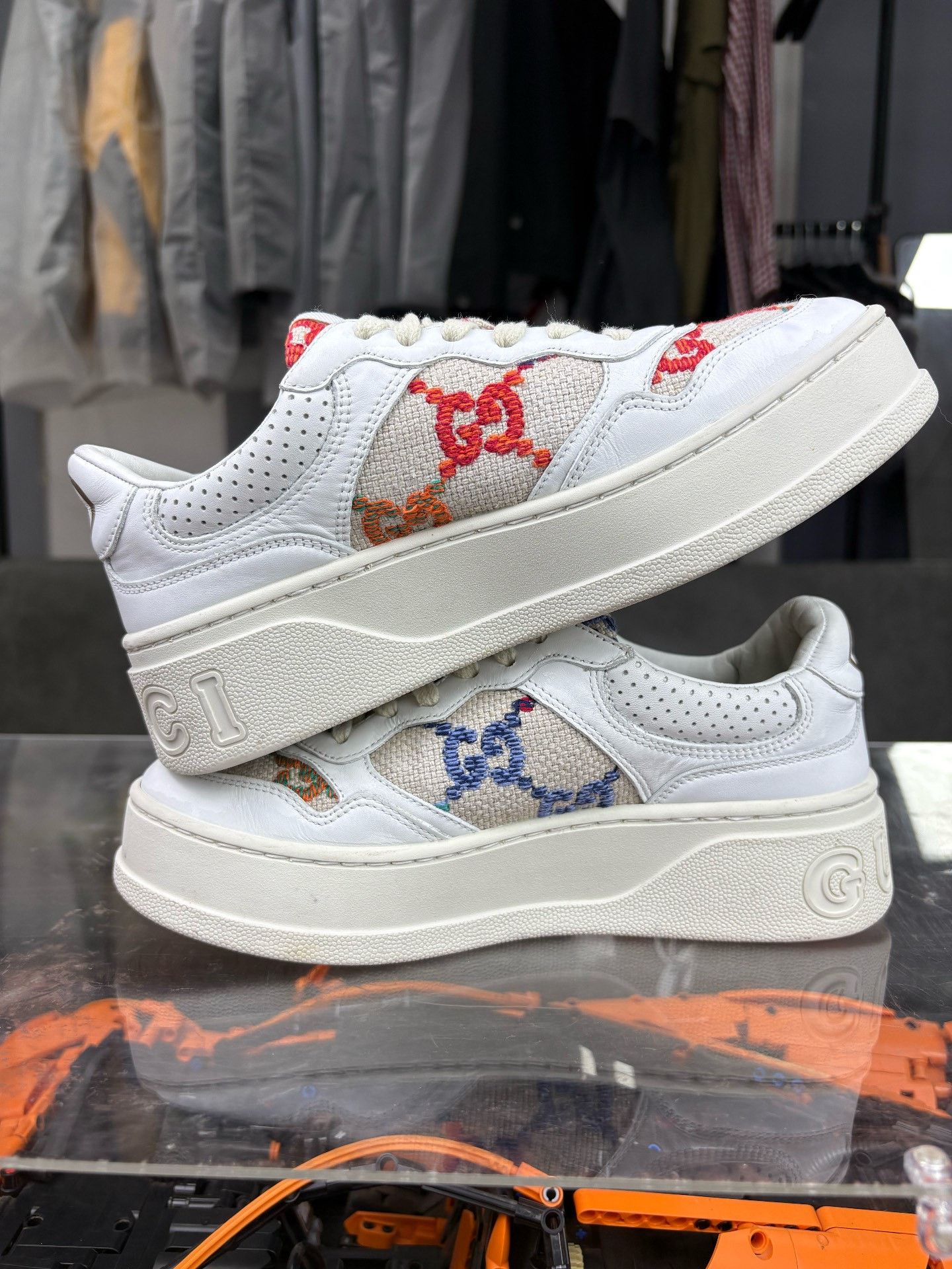 Gucci Gucci Limited Embroidered Lowtop Sneakers us_6 Women Size US 6 / IT 36 - 5 Thumbnail