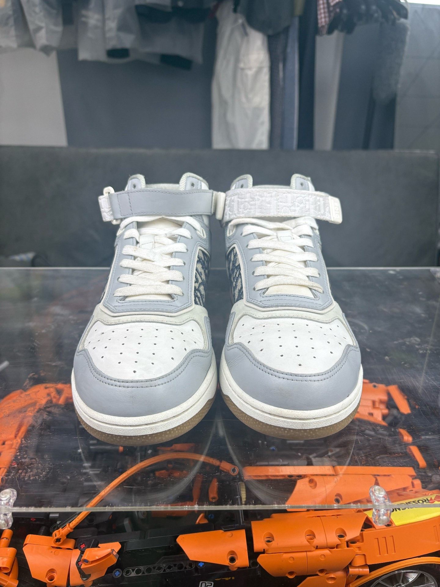 Dior Dior White Hitop Sneakers 9 Men Size US 9 / EU 42 - 2 Thumbnail