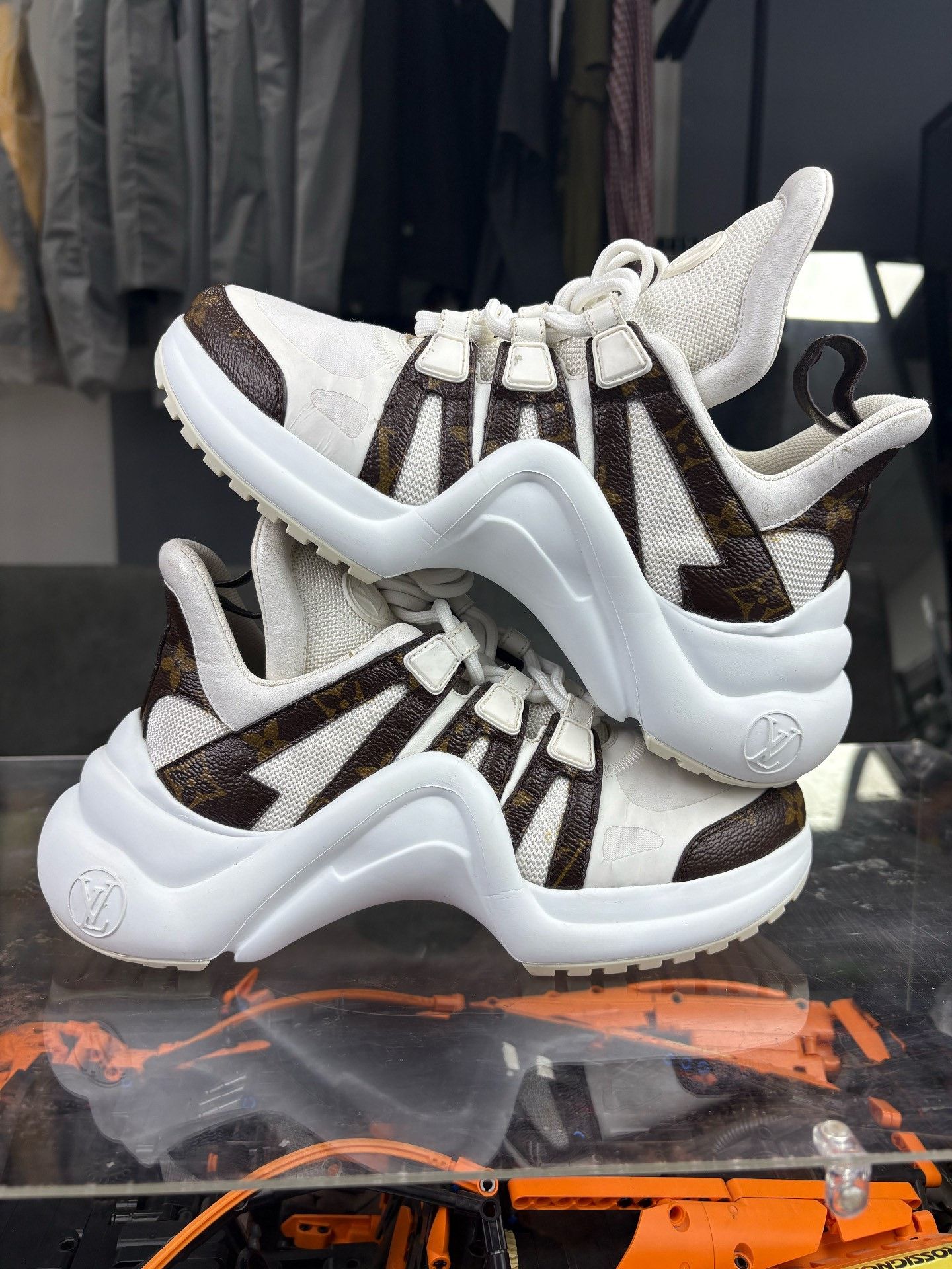 Louis Vuitton Louis Vuitton Lowtop Sneakers us_6 Women Size US 6 / IT 36 - 6 Thumbnail