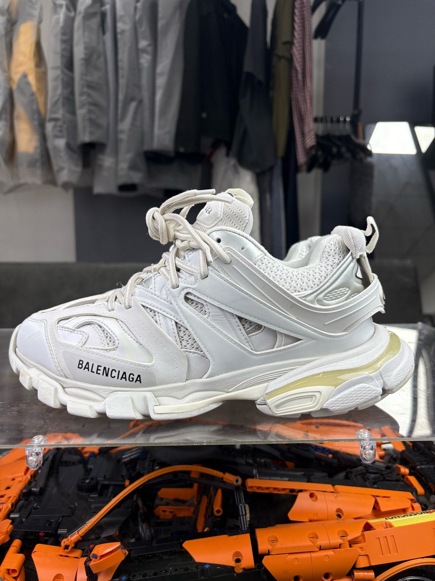 Balenciaga Balenciaga White Lowtop Sneakers 9 Men Size US 9 / EU 42 - 7 Thumbnail