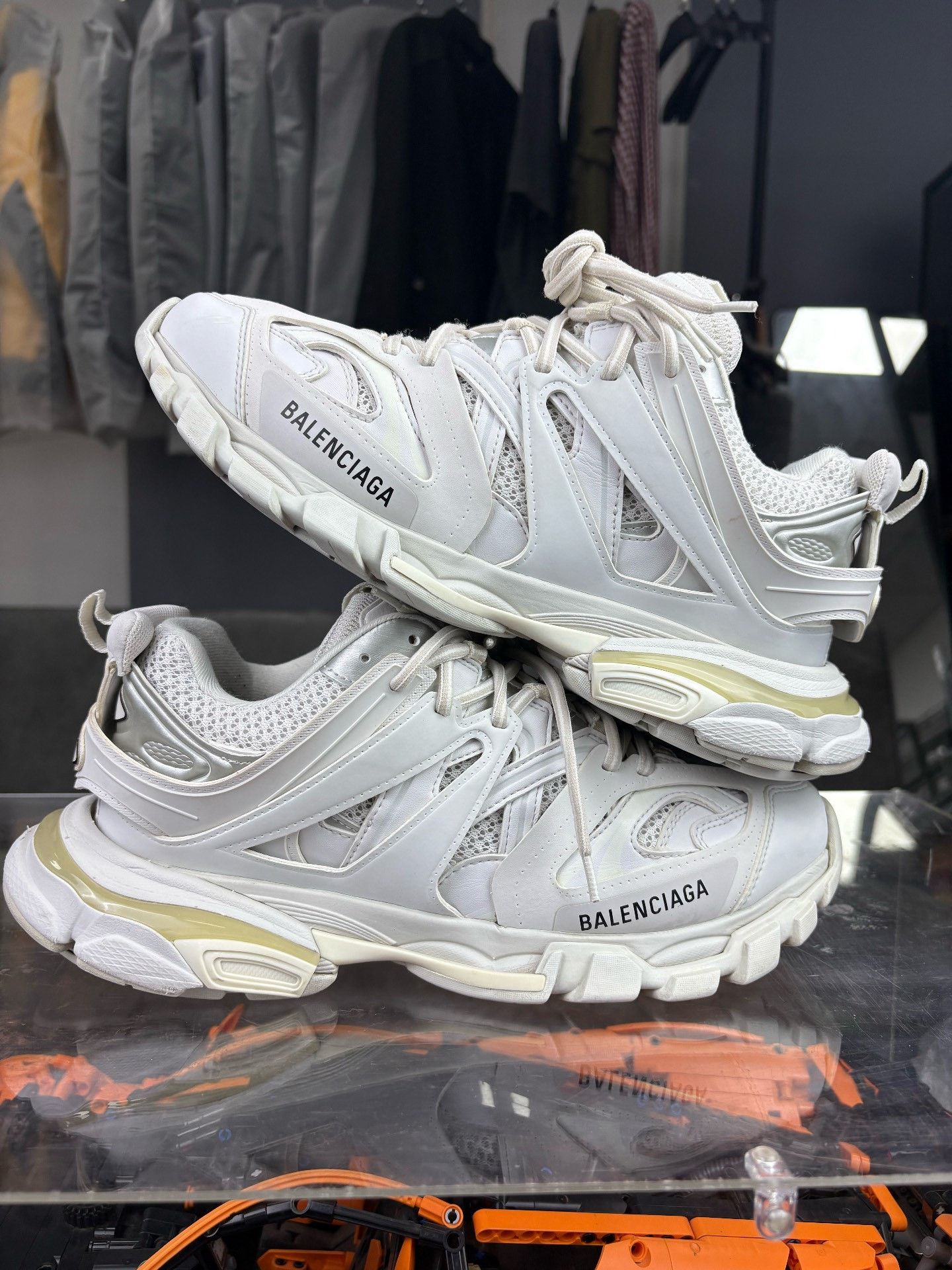 Balenciaga Balenciaga White Lowtop Sneakers 9 Men Size US 9 / EU 42 - 6 Thumbnail