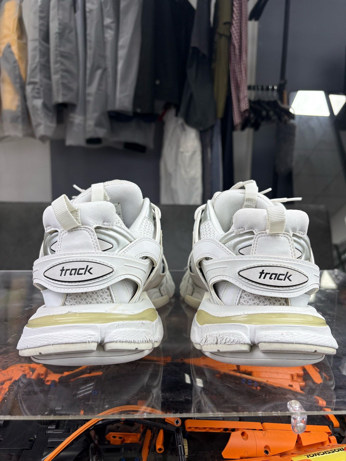 Balenciaga Balenciaga White Lowtop Sneakers 9 Men Size US 9 / EU 42 - 3 Thumbnail