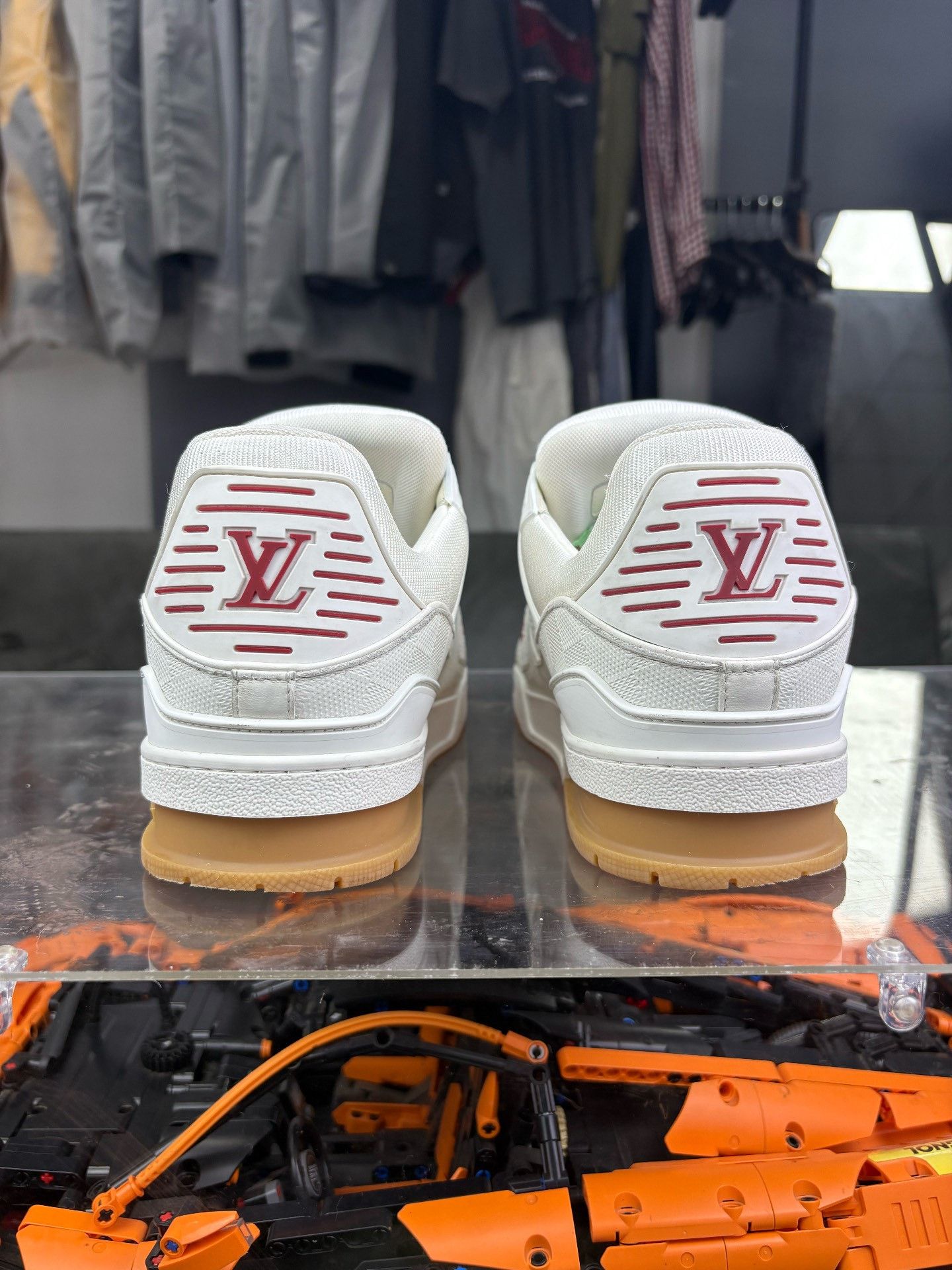 Louis Vuitton Louis Vuitton Training White Lowtop Sneakers 8.5 Men Size US 8.5 / EU 41-42 - 3 Thumbnail