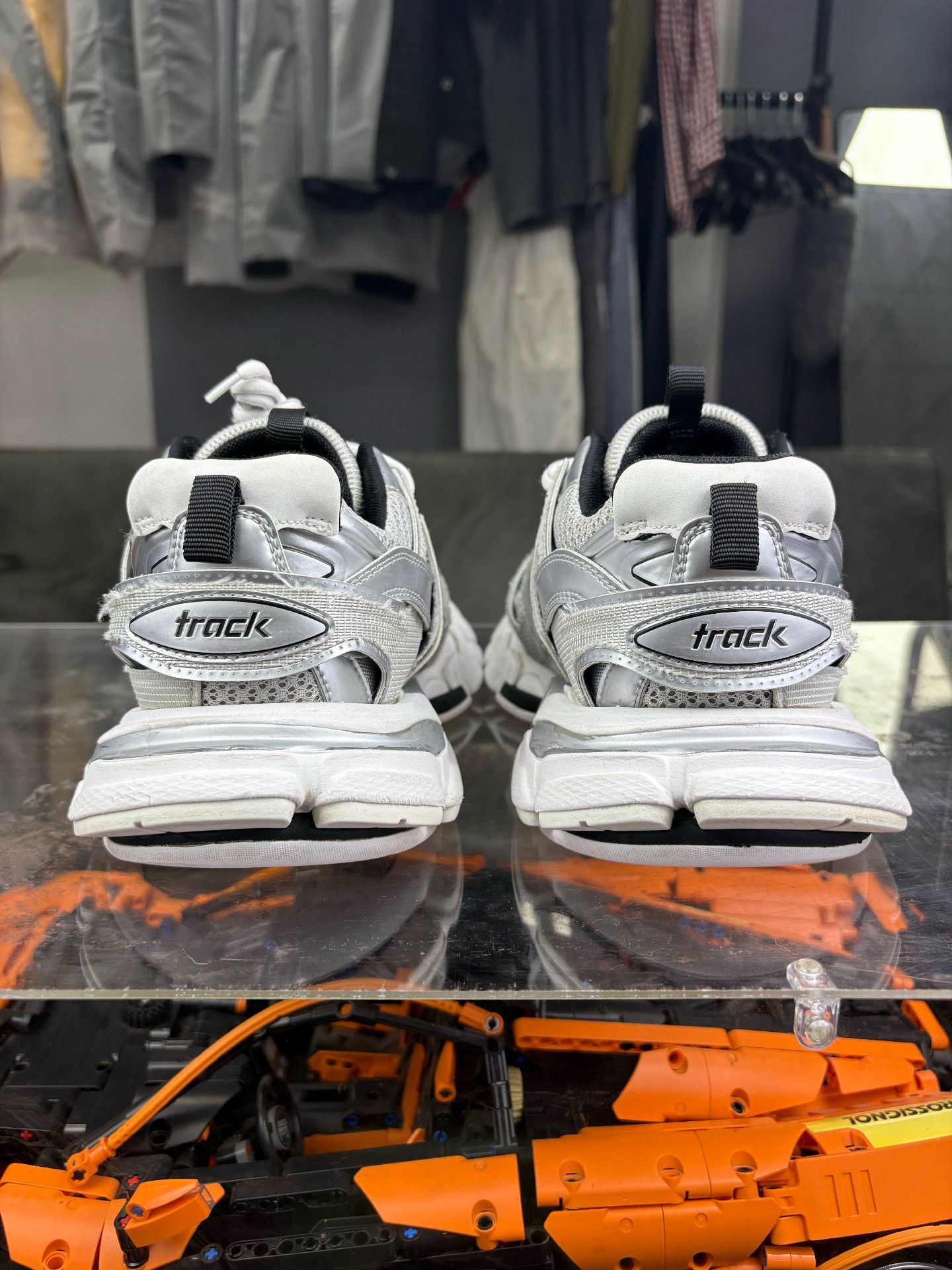 Balenciaga Balenciaga Silver Lowtop Sneakers 7.5 Men Size US 7.5 / EU 40-41 - 3 Thumbnail