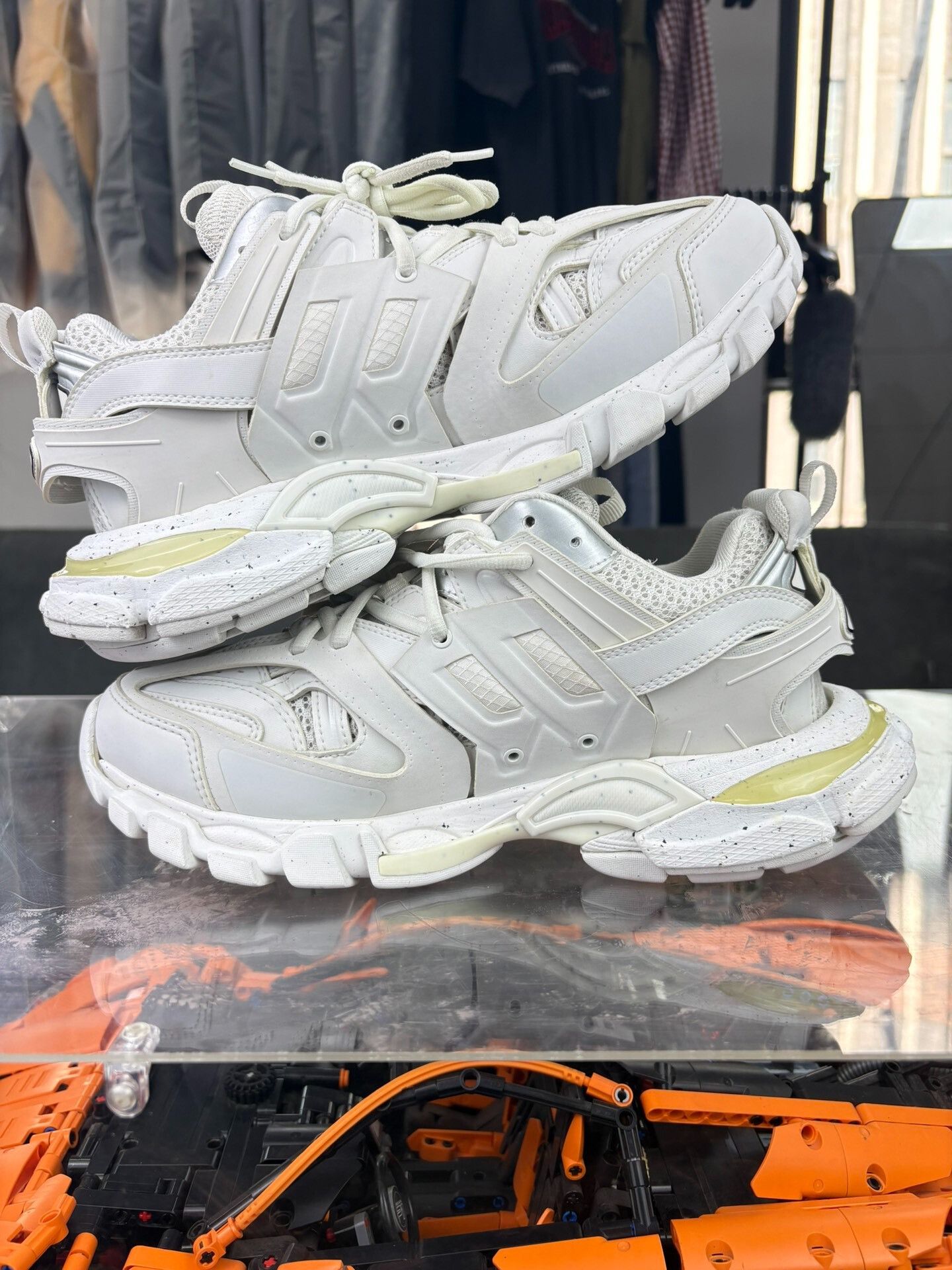 Balenciaga Balenciaga White Lowtop Sneakers us_8-5 Women Size US 8.5 / IT 38.5 - 5 Thumbnail