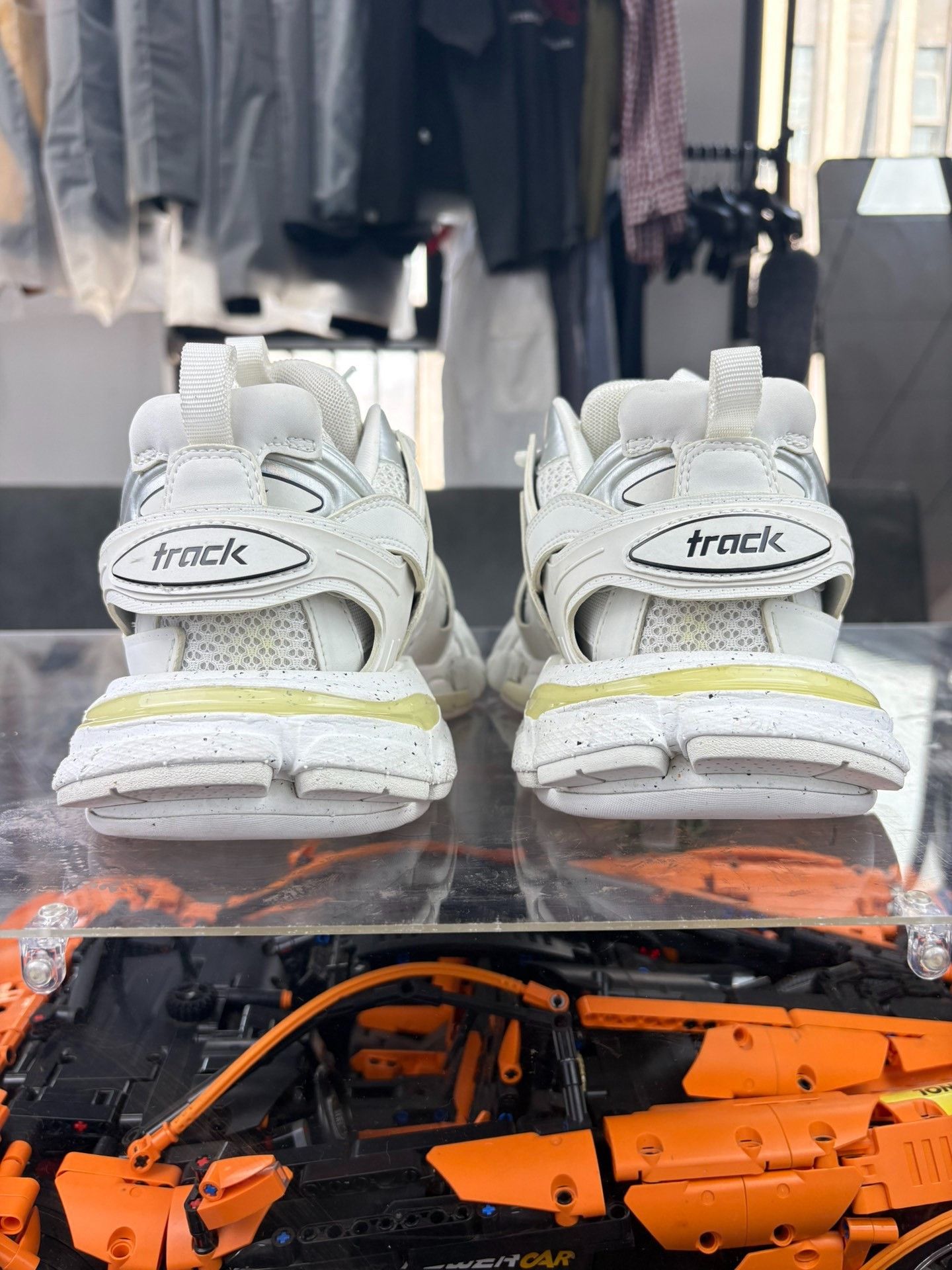 Balenciaga Balenciaga White Lowtop Sneakers us_8-5 Women Size US 8.5 / IT 38.5 - 3 Thumbnail