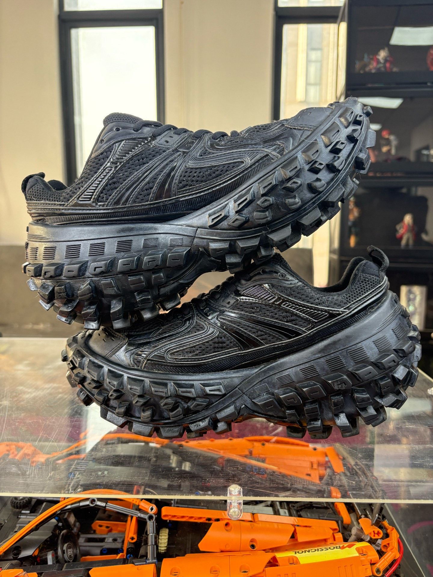 Balenciaga Balenciaga Black Lowtop Sneakers us_7-5 Women Size US 7.5 / IT 37.5 - 5 Thumbnail