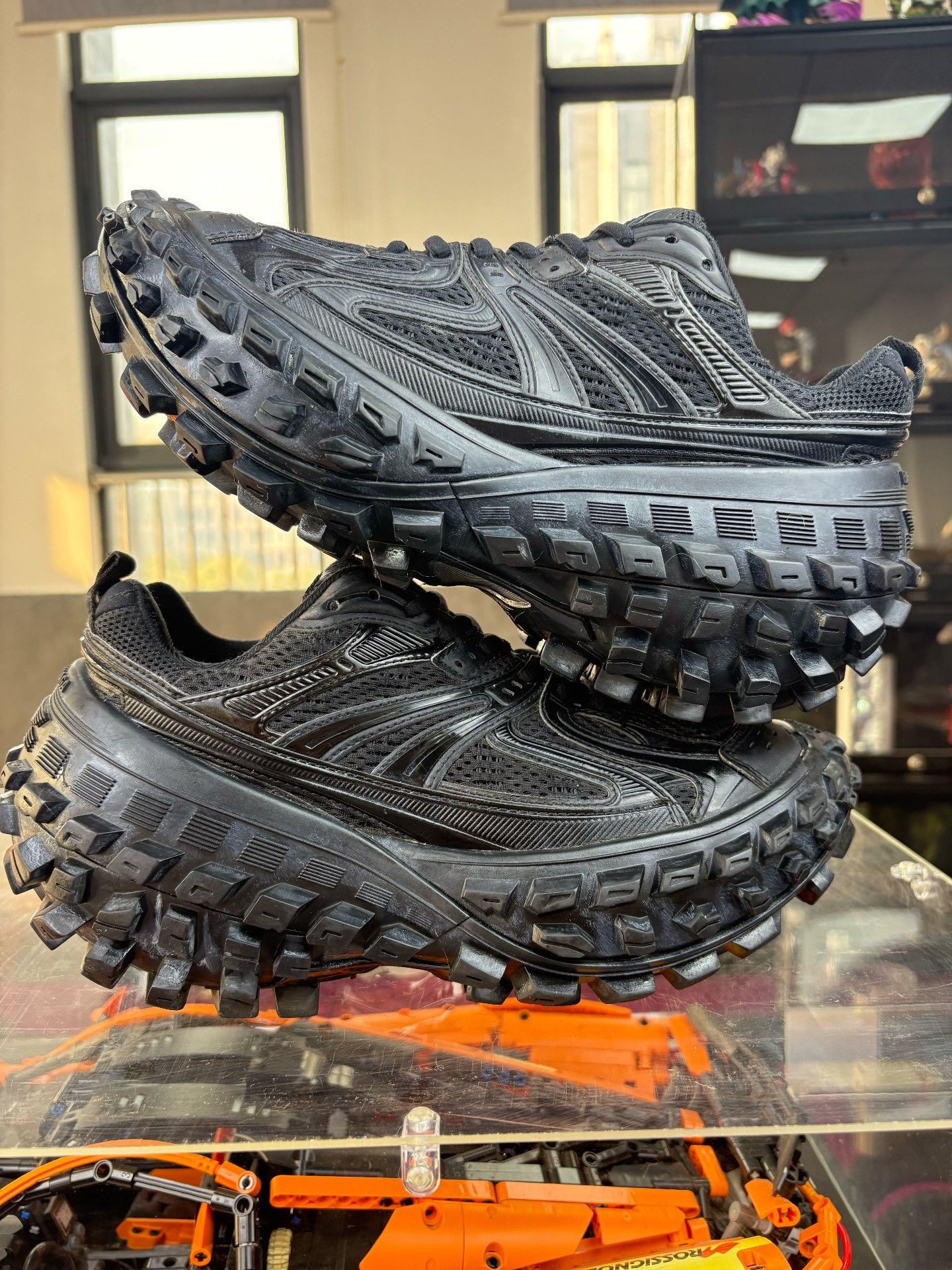 Balenciaga Balenciaga Black Lowtop Sneakers us_7-5 Women Size US 7.5 / IT 37.5 - 6 Thumbnail