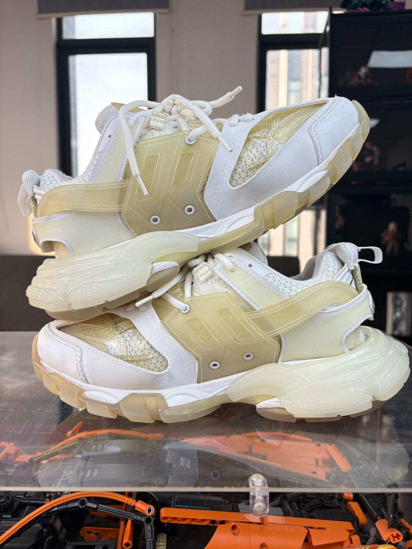 Balenciaga Balenciaga Yellow Lowtop Sneakers us_8-5 Women Size US 8.5 / IT 38.5 - 5 Thumbnail