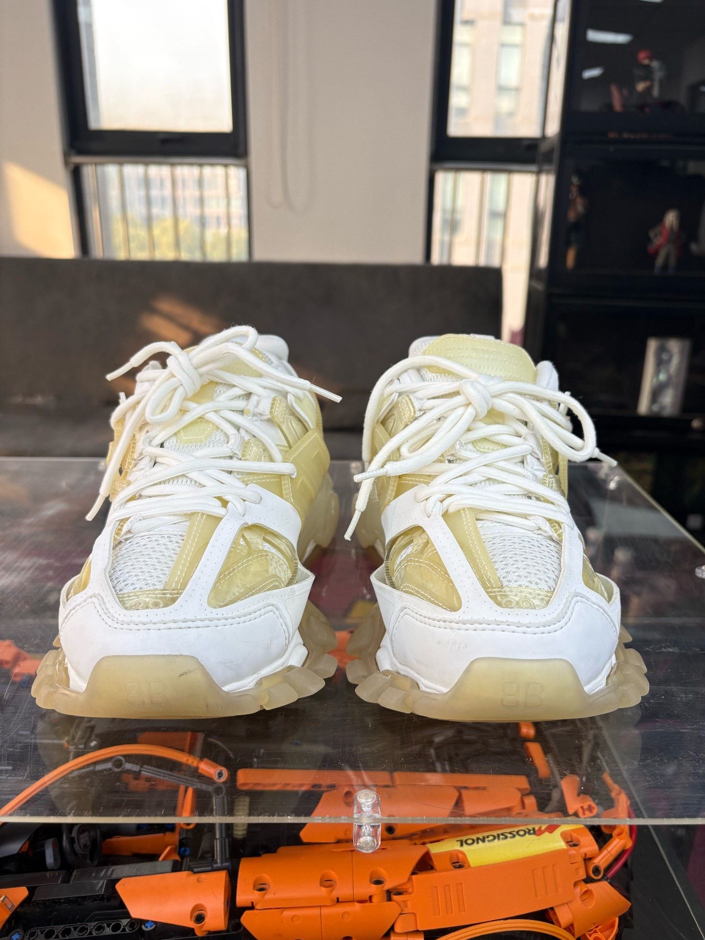 Balenciaga Balenciaga Yellow Lowtop Sneakers us_8-5 Women Size US 8.5 / IT 38.5 - 2 Thumbnail