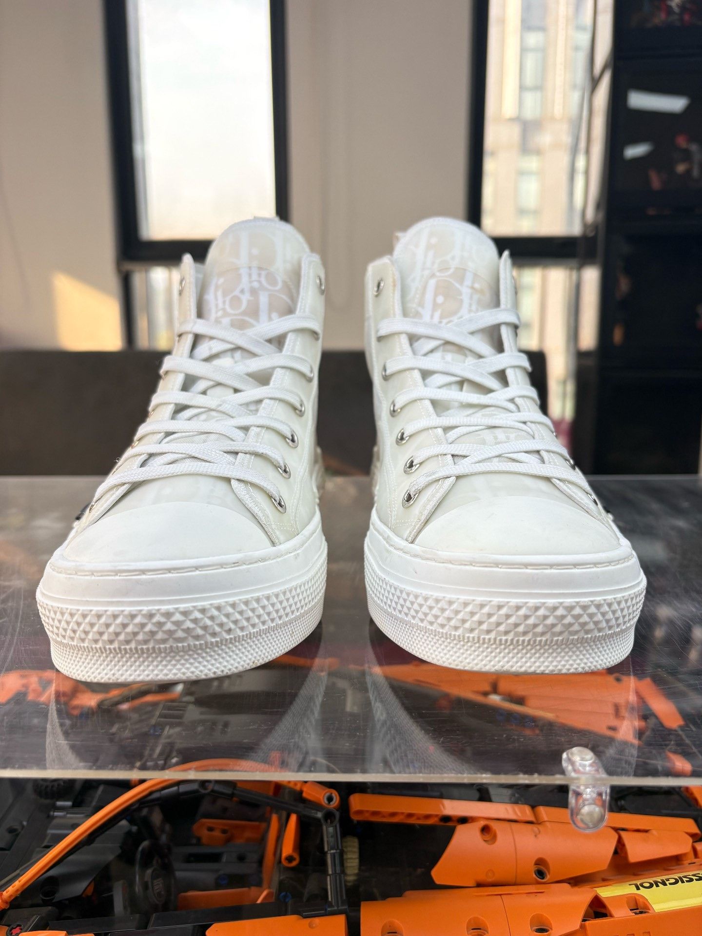 Dior Dior White Hitop Sneakers 8.5 Men Size US 8.5 / EU 41-42 - 2 Thumbnail