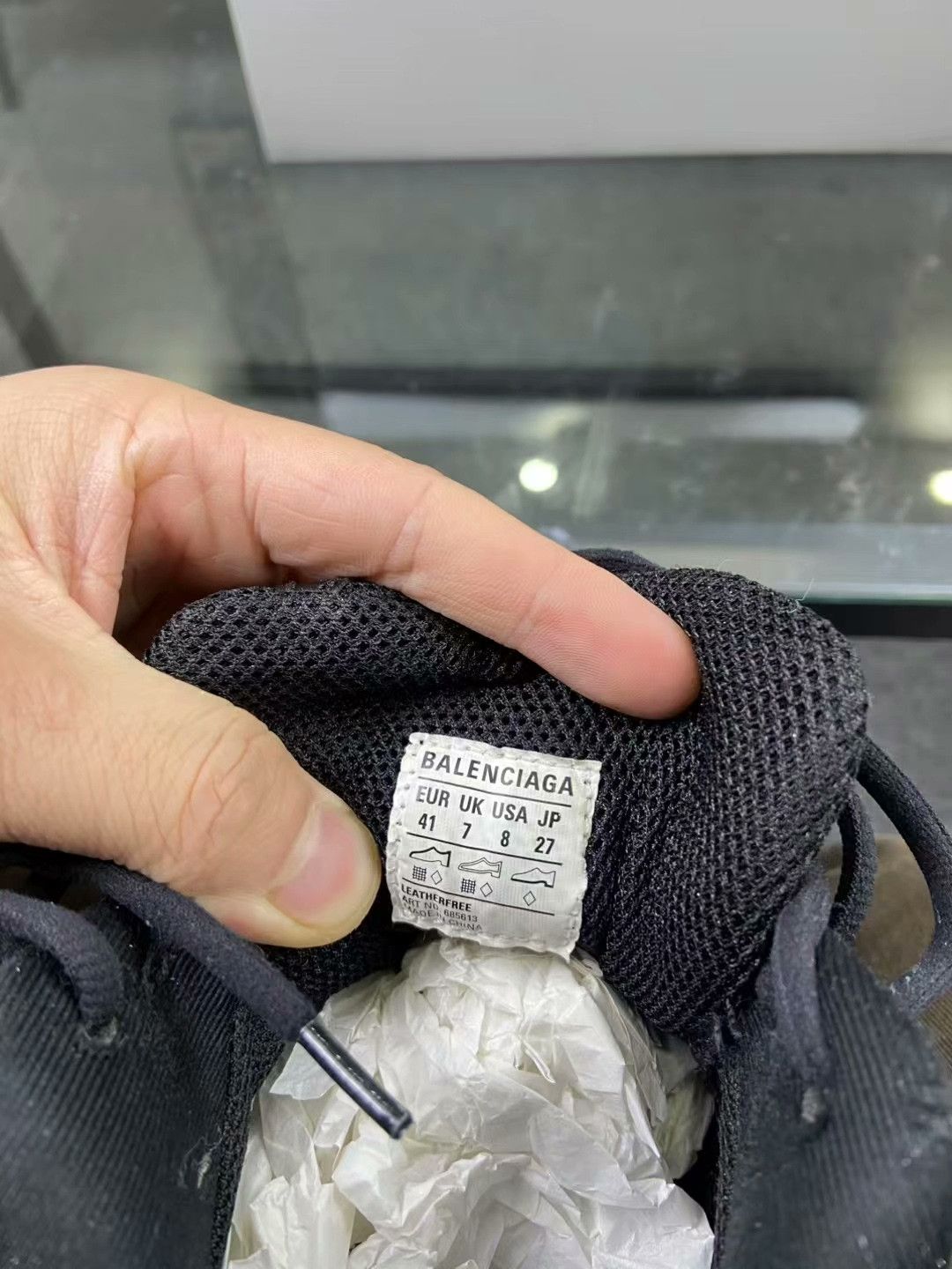 Balenciaga Balenciaga Black Lowtop Sneakers 8.5 Men Size US 8.5 / EU 41-42 - 9 Thumbnail