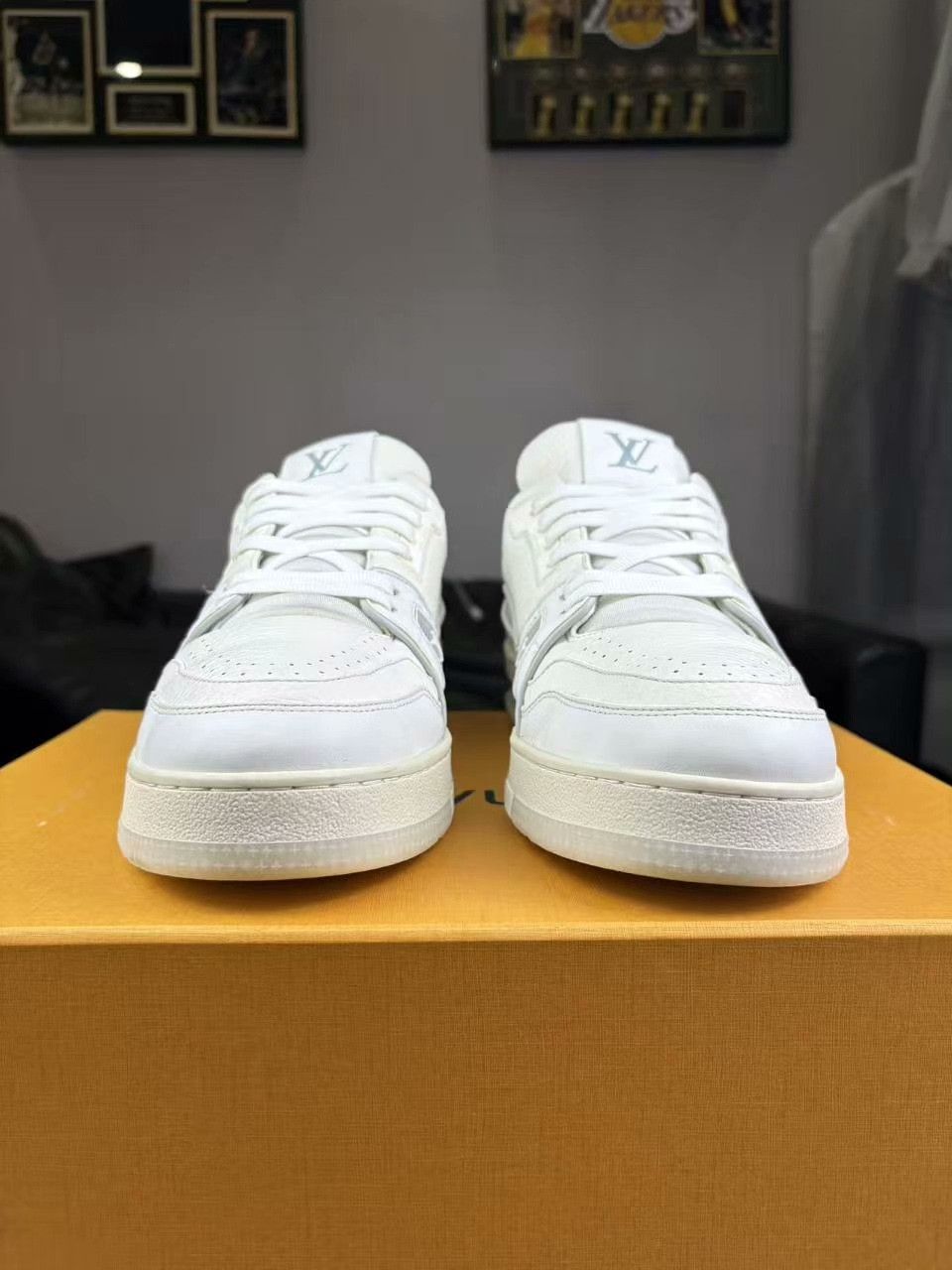 Louis Vuitton Louis Vuitton Training White Lowtop Sneakers 9 Men Size US 9 / EU 42 - 2 Thumbnail