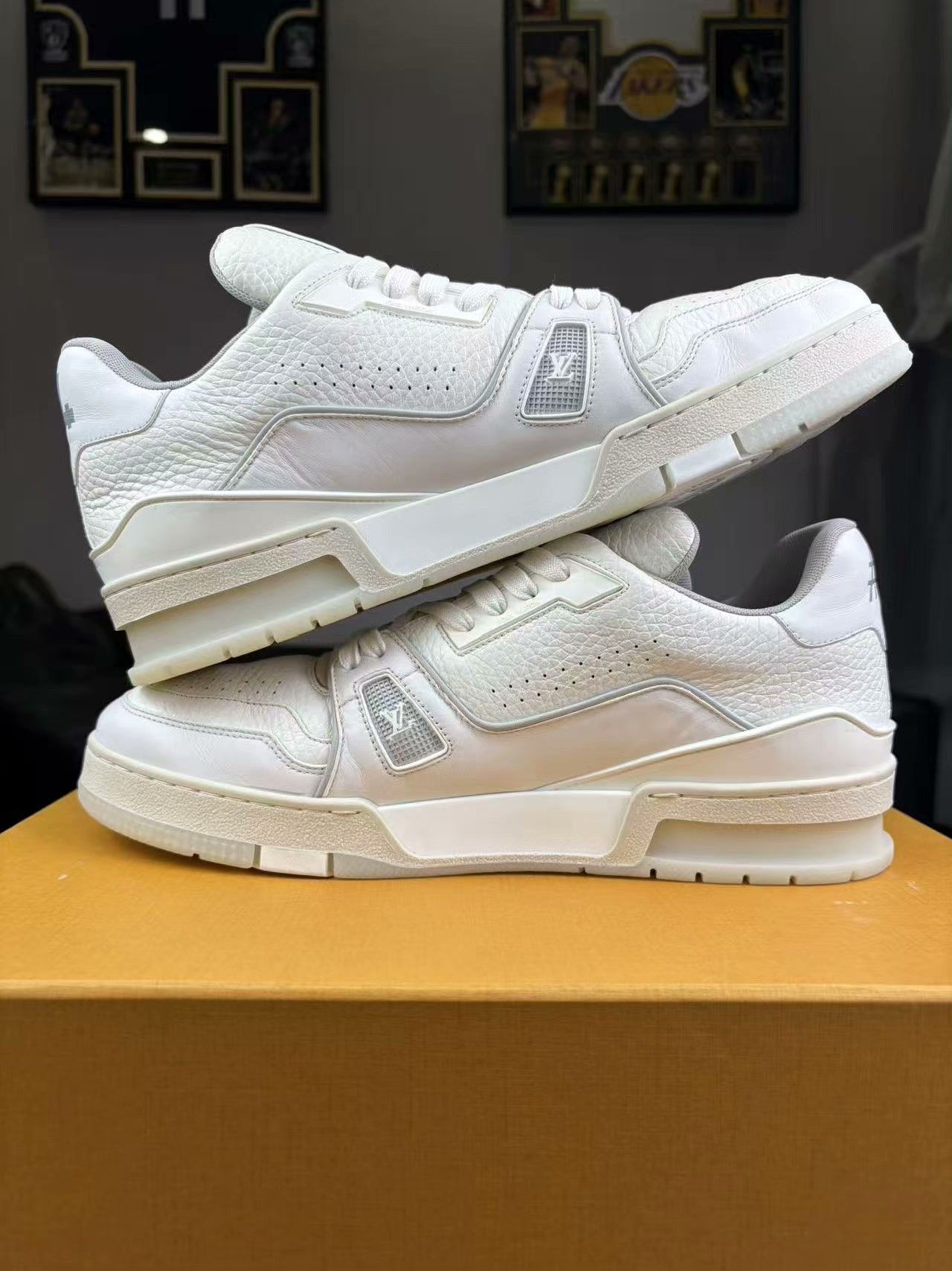 Louis Vuitton Louis Vuitton Training White Lowtop Sneakers 9 Men Size US 9 / EU 42 - 5 Thumbnail