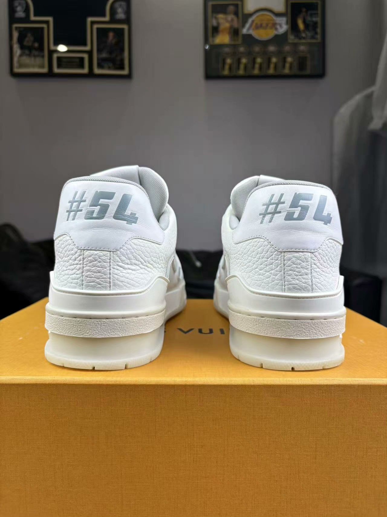Louis Vuitton Louis Vuitton Training White Lowtop Sneakers 9 Men Size US 9 / EU 42 - 3 Thumbnail