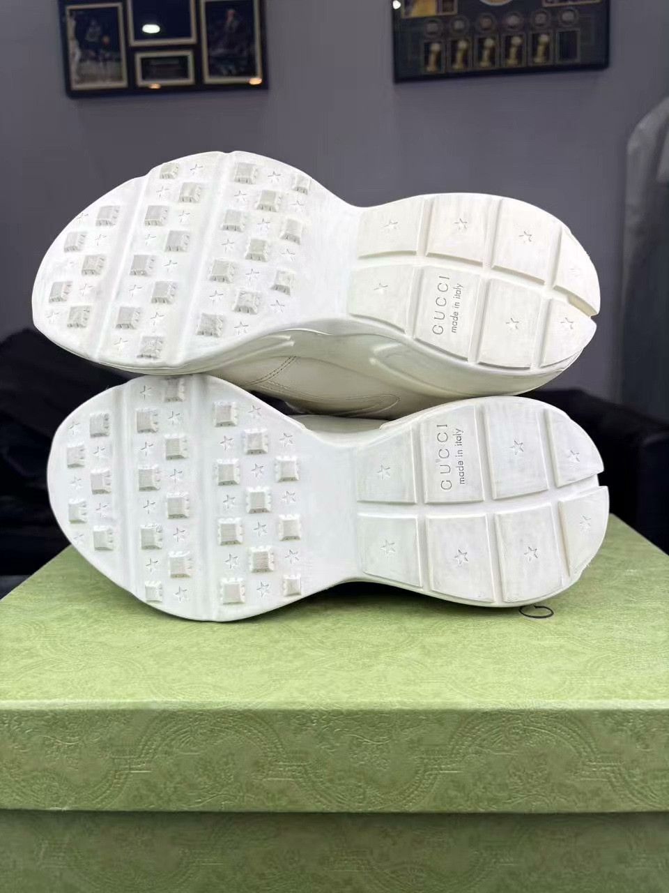 Gucci Gucci Printed Lowtop Sneakers 8 Men Size US 8 / EU 41 - 4 Thumbnail