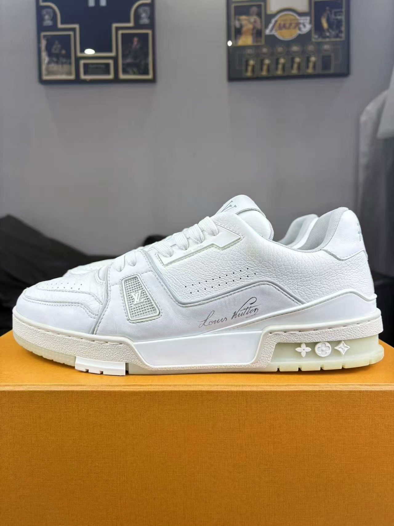 Louis Vuitton Louis Vuitton Training White Lowtop Sneakers 9 Men Size US 9 / EU 42 - 7 Thumbnail