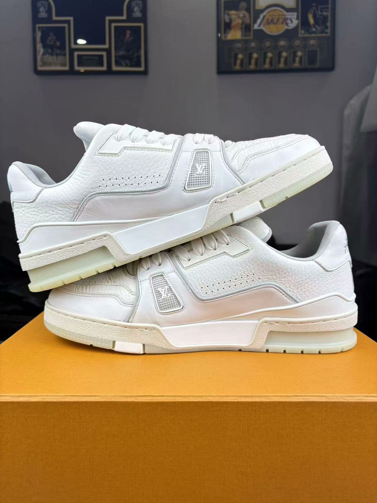 Louis Vuitton Louis Vuitton Training White Lowtop Sneakers 9 Men Size US 9 / EU 42 - 5 Thumbnail