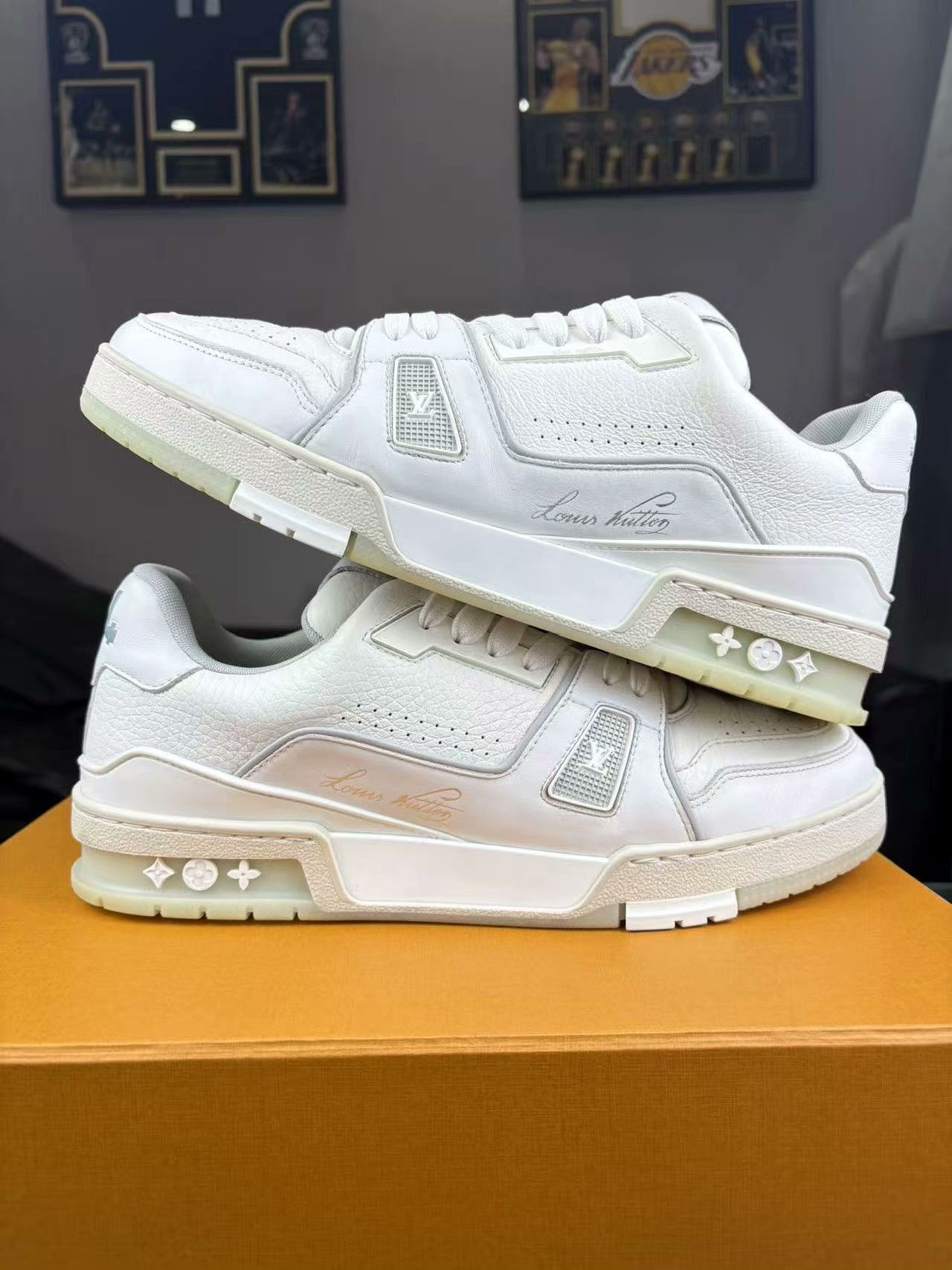 Louis Vuitton Louis Vuitton Training White Lowtop Sneakers 9 Men Size US 9 / EU 42 - 6 Thumbnail