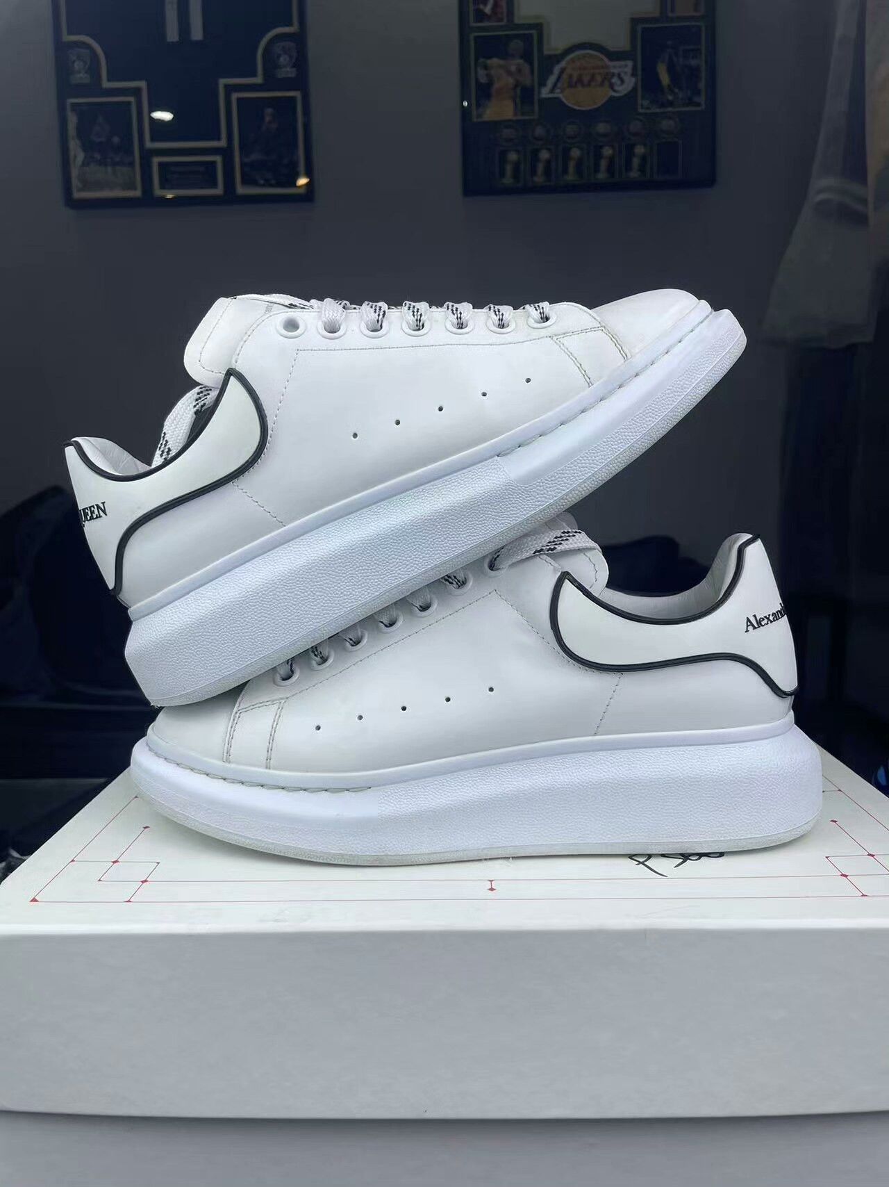 Alexander McQueen Alexander McQueen Black Lowtop Sneakers 8.5 Men Size US 8.5 / EU 41-42 - 6 Thumbnail