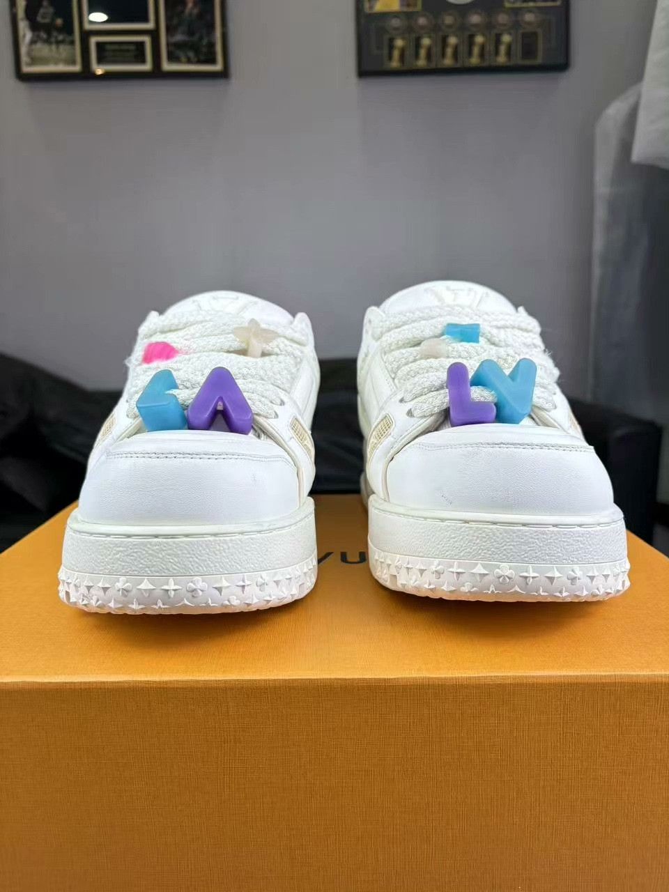 Louis Vuitton Louis Vuitton Training White Lowtop Sneakers 7.5 Men Size US 7.5 / EU 40-41 - 2 Thumbnail