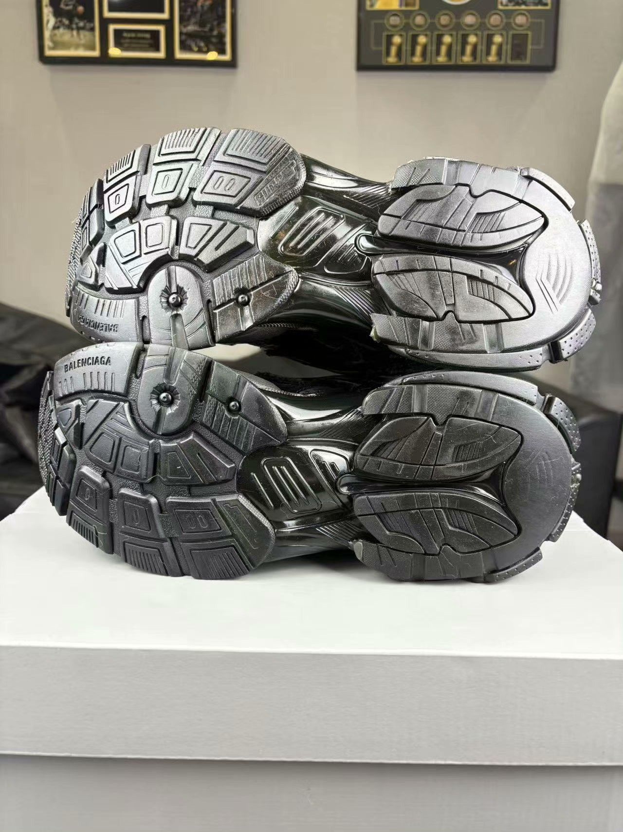 Balenciaga Balenciaga Running Black Lowtop Sneakers us_8-5 Women Size US 8.5 / IT 38.5 - 4 Thumbnail