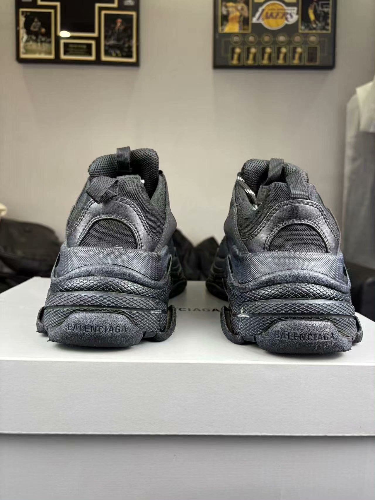 Balenciaga Balenciaga Black Lowtop Sneakers 6.5 Men Size US 6.5 / EU 39-40 - 3 Thumbnail