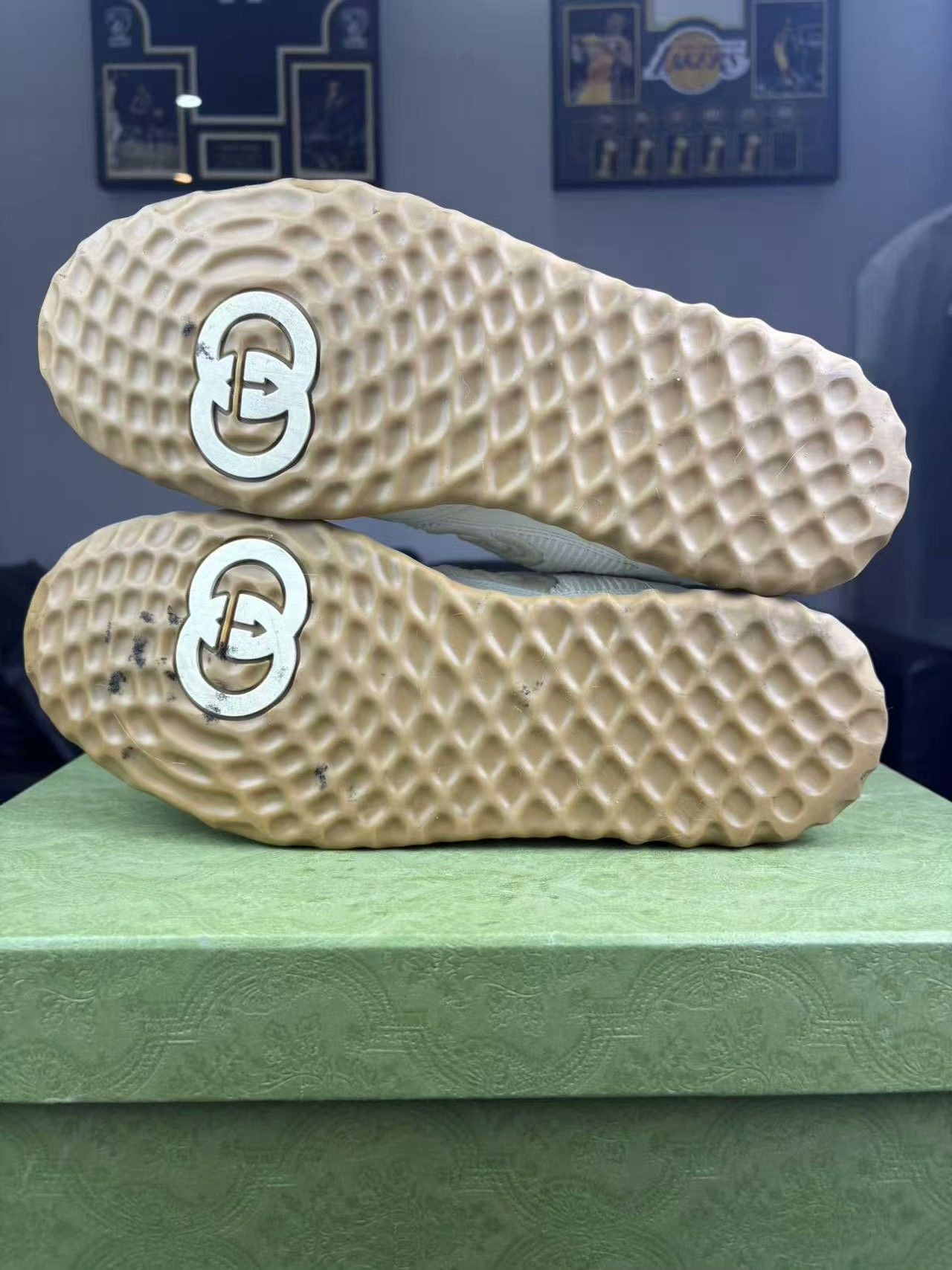 Gucci Gucci White Lowtop Sneakers 9.5 Men Size US 9.5 / EU 42-43 - 4 Thumbnail