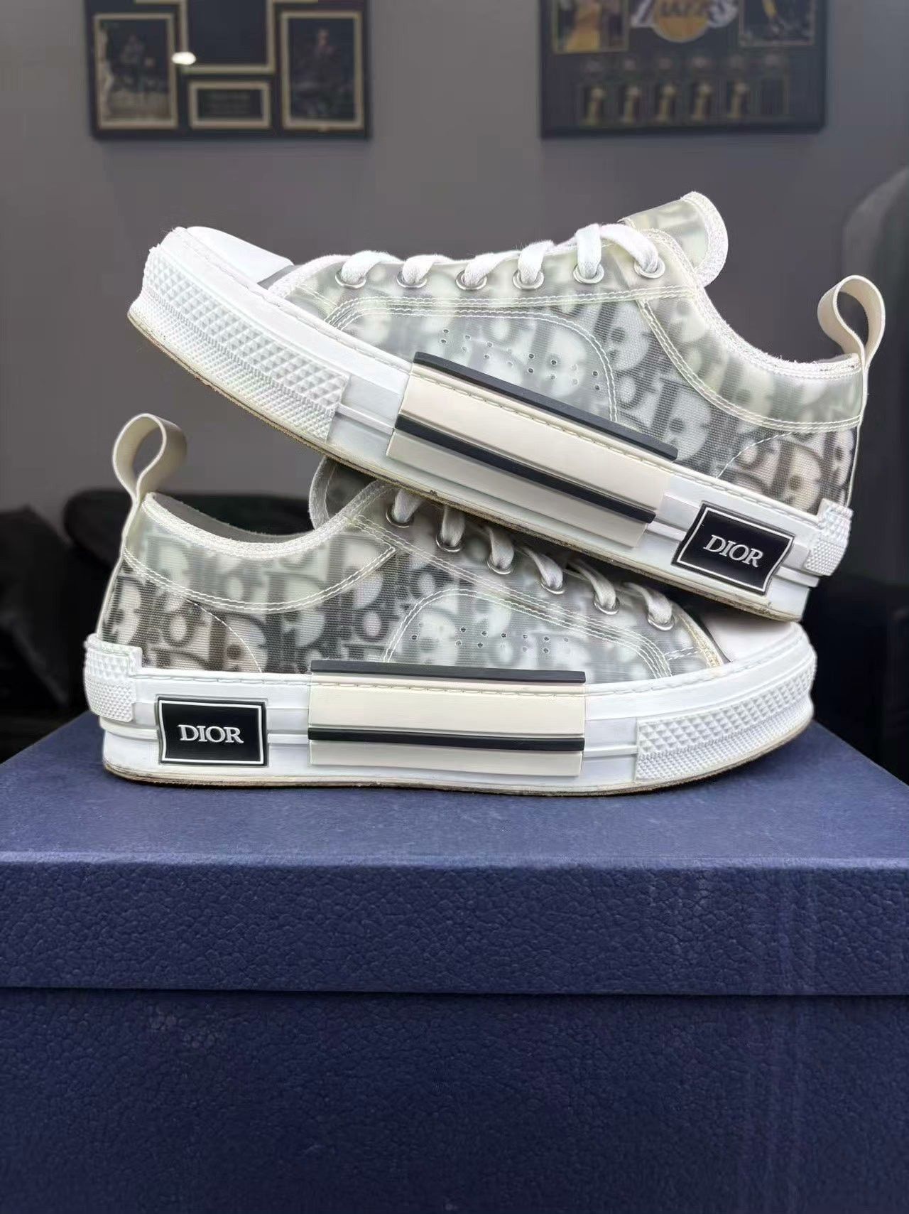 Dior Dior White Lowtop Sneakers us_7-5 Women Size US 7.5 / IT 37.5 - 6 Thumbnail