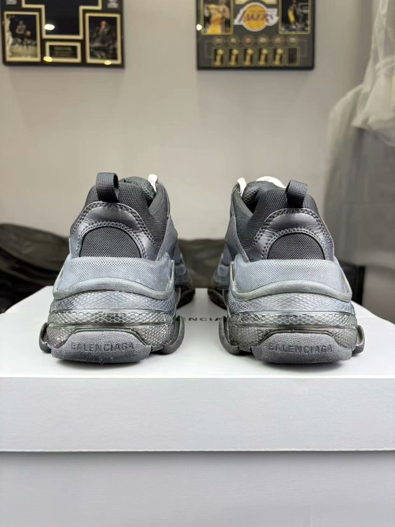 Balenciaga Balenciaga Black Lowtop Sneakers 6 Men Size US 6 / EU 39 - 3 Thumbnail