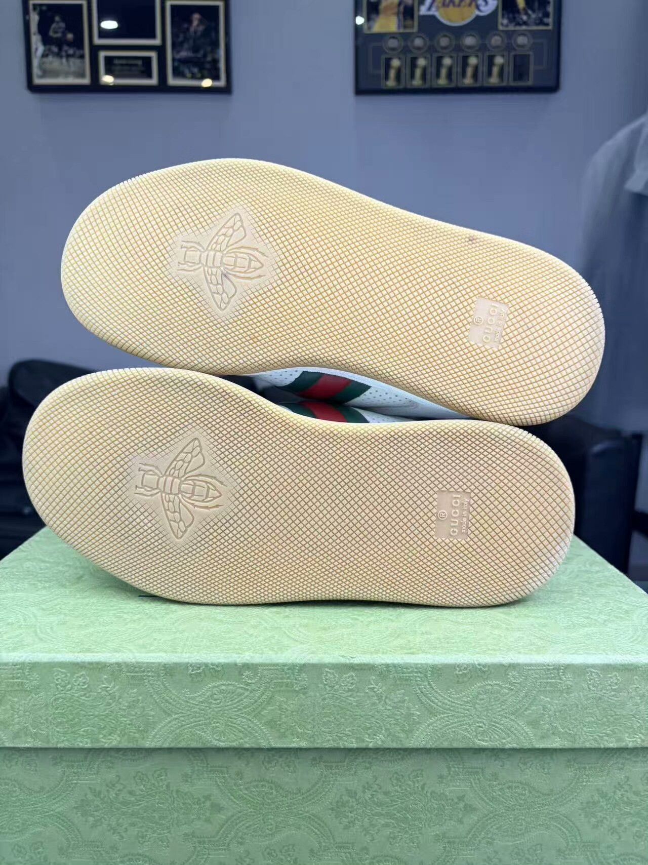 Gucci Gucci Limited Red Lowtop Sneakers us_7-5 Women Size US 7.5 / IT 37.5 - 4 Thumbnail