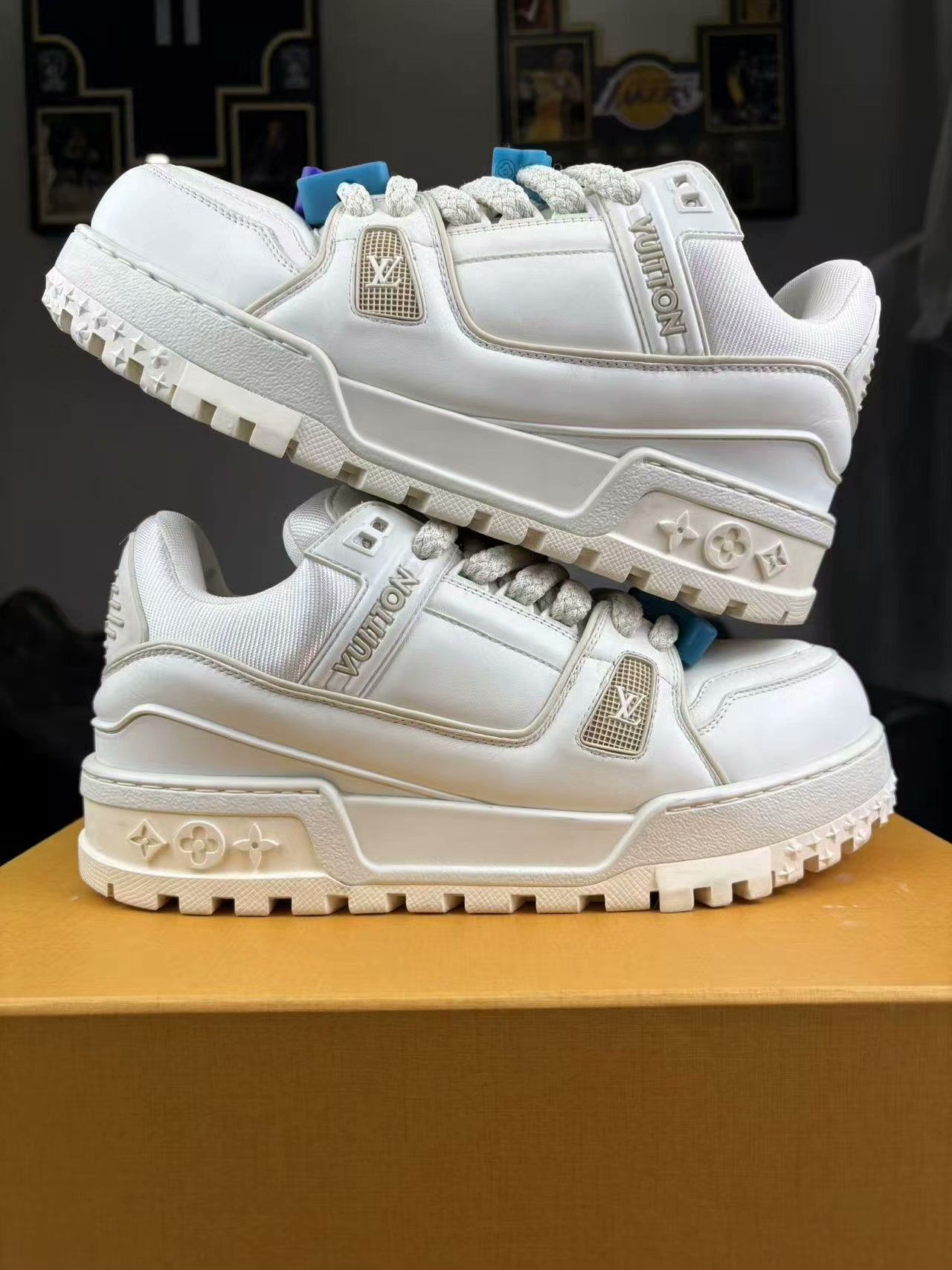 Louis Vuitton Louis Vuitton Training White Lowtop Sneakers 9 Men Size US 9 / EU 42 - 6 Thumbnail