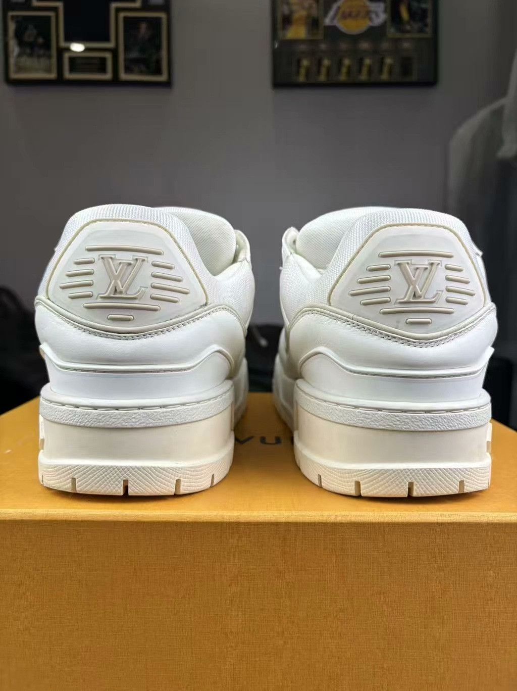Louis Vuitton Louis Vuitton Training White Lowtop Sneakers 9 Men Size US 9 / EU 42 - 3 Thumbnail