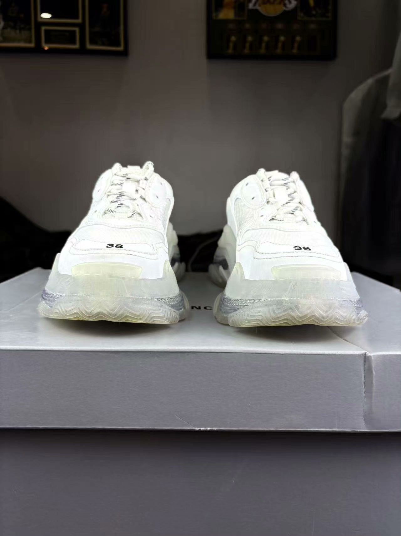 Balenciaga Balenciaga Clear White Lowtop Sneakers 6 Men Size US 6 / EU 39 - 2 Thumbnail
