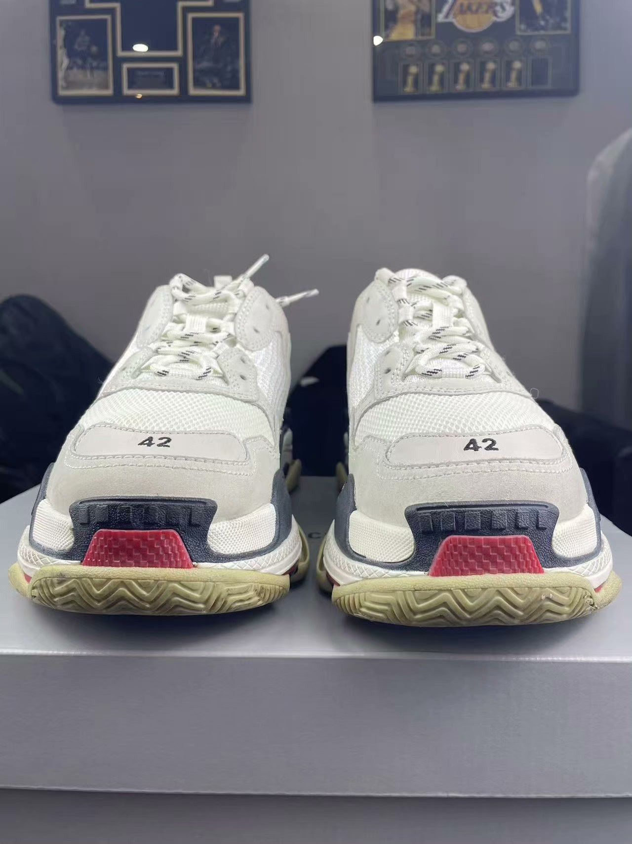 Balenciaga Balenciaga Gray Lowtop Sneakers 9 Men Size US 9 / EU 42 - 2 Thumbnail