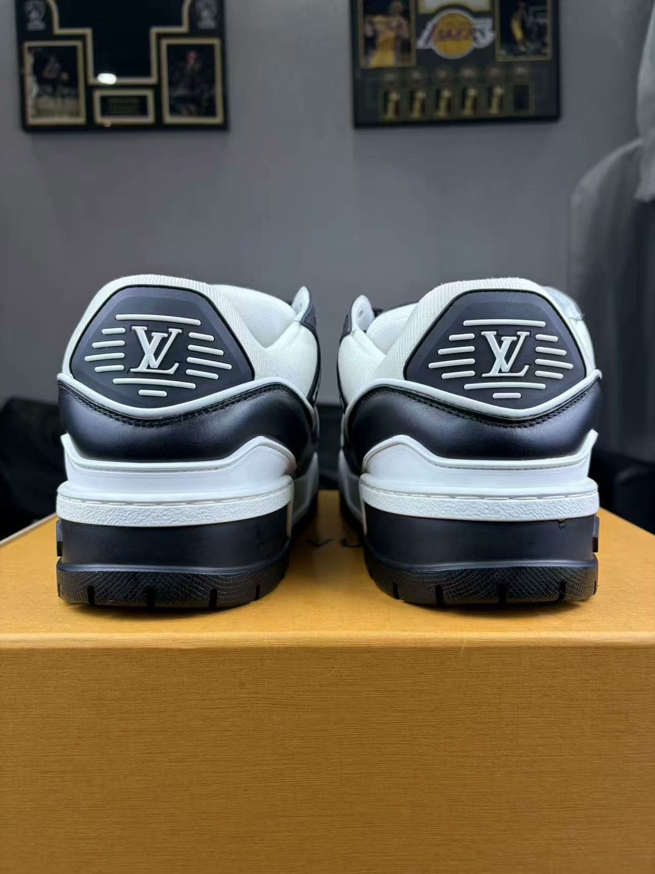 Louis Vuitton Louis Vuitton Training Black Lowtop Sneakers 7.5 Men Size US 7.5 / EU 40-41 - 3 Thumbnail