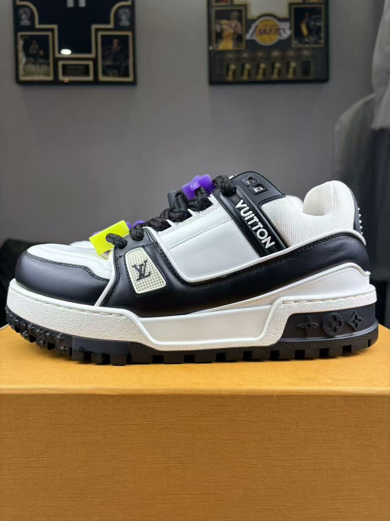 Louis Vuitton Louis Vuitton Training Black Lowtop Sneakers 7.5 Men Size US 7.5 / EU 40-41 - 7 Thumbnail