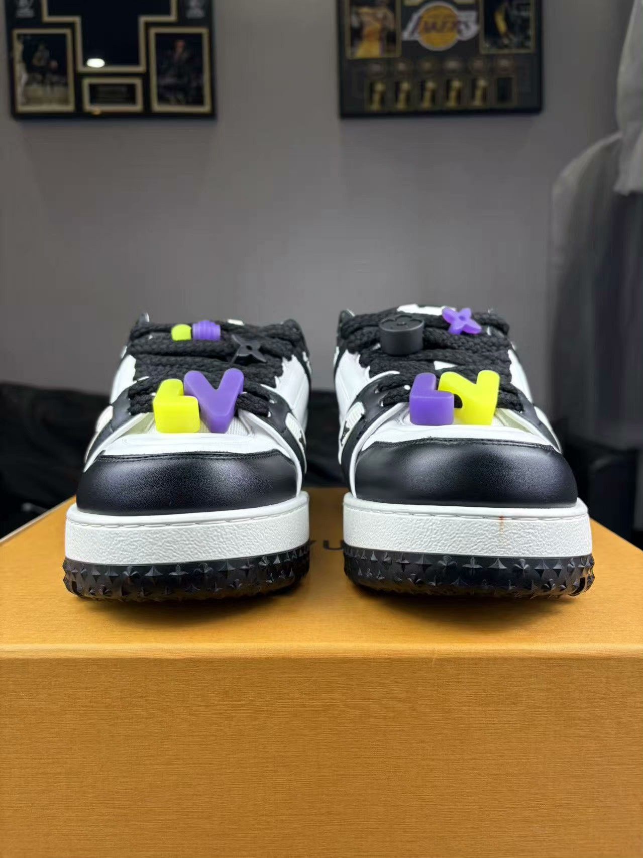 Louis Vuitton Louis Vuitton Training Black Lowtop Sneakers 7.5 Men Size US 7.5 / EU 40-41 - 2 Thumbnail