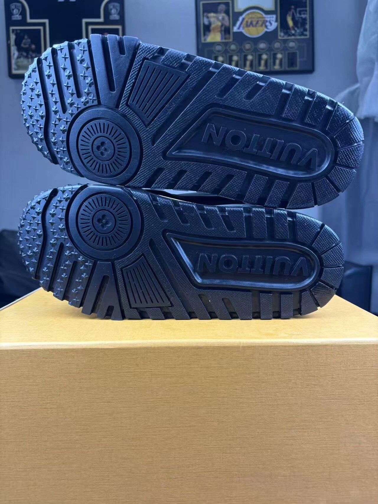 Louis Vuitton Louis Vuitton Training Black Lowtop Sneakers 7.5 Men Size US 7.5 / EU 40-41 - 4 Thumbnail
