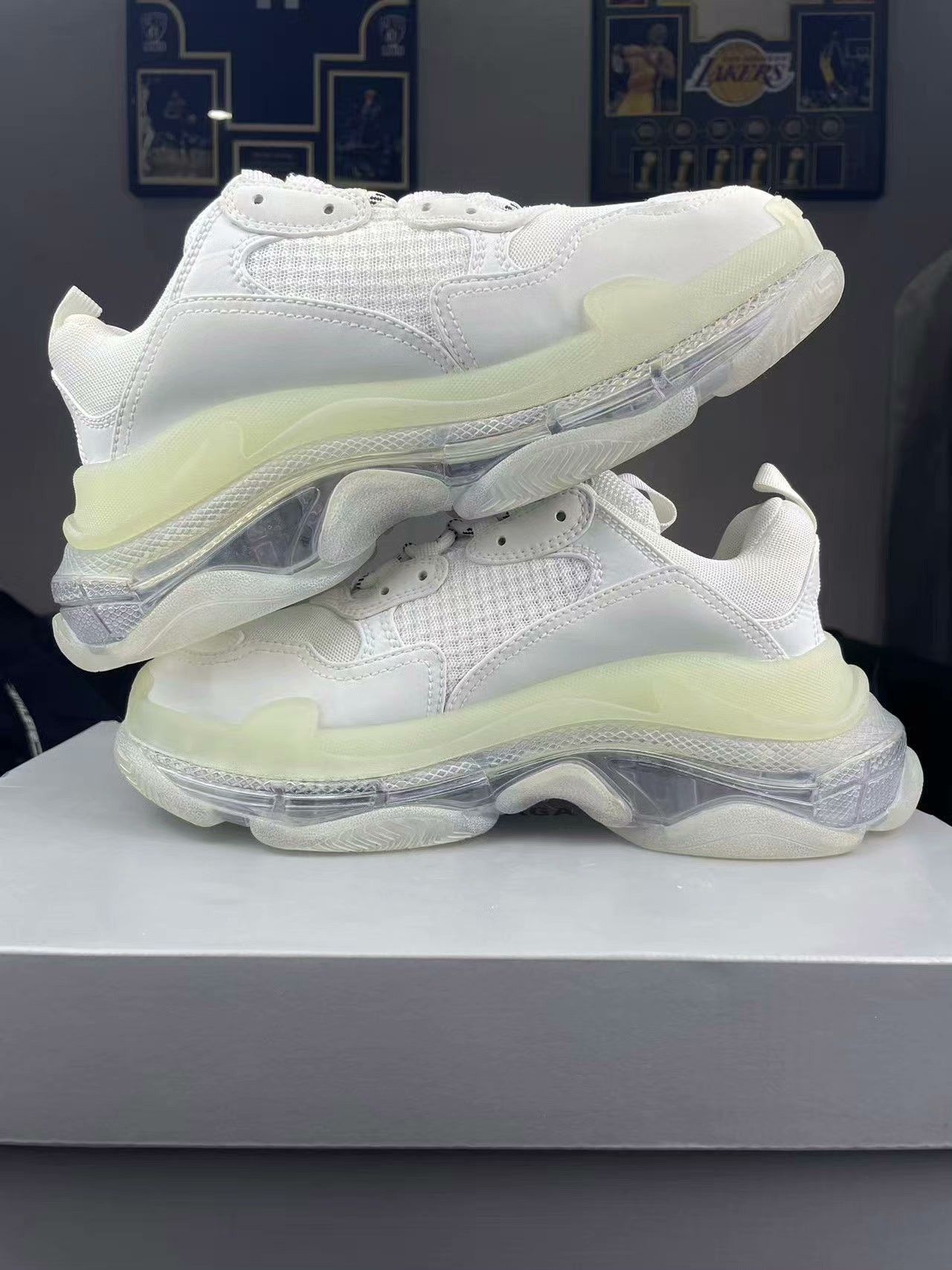 Balenciaga Balenciaga Clear White Lowtop Sneakers 6 Men Size US 6 / EU 39 - 5 Thumbnail