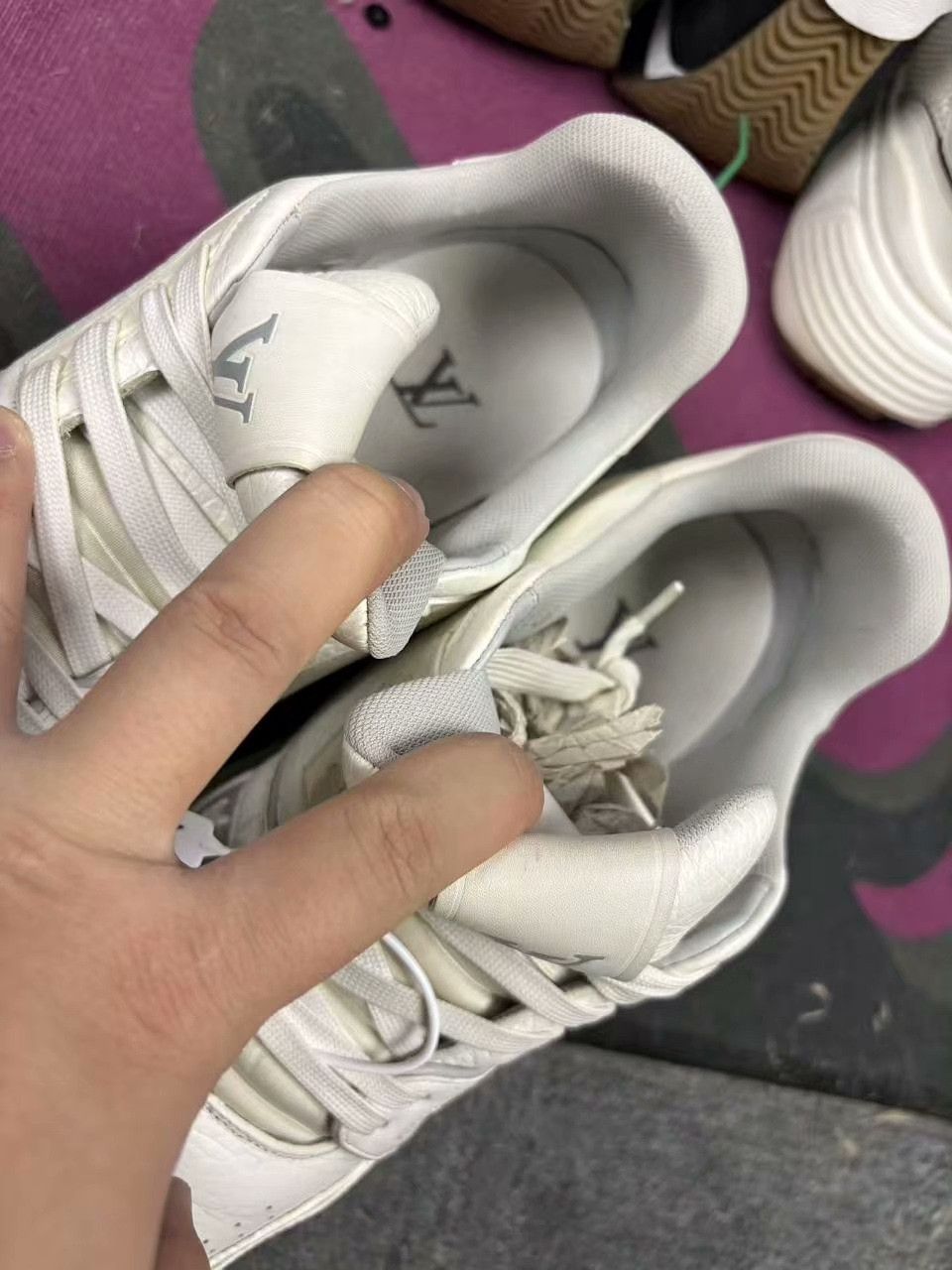 Louis Vuitton Louis Vuitton Training White Lowtop Sneakers 9 Men Size US 9 / EU 42 - 4 Thumbnail
